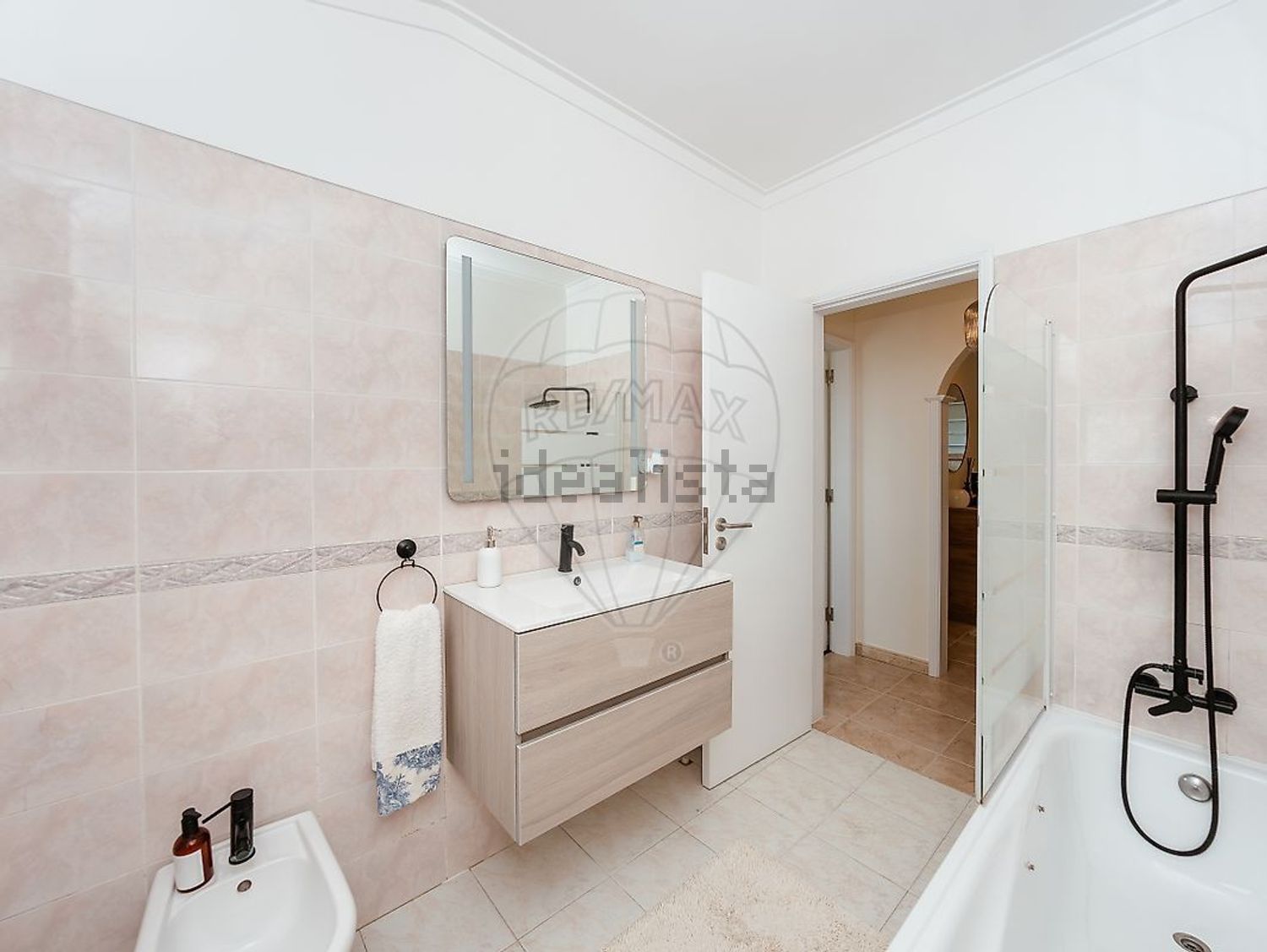 公寓 t3出售在Rua da Estação - 卫生间