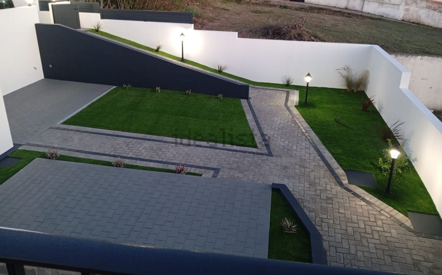 出租小楼房在Rua da Palmeira, 1 - 院子