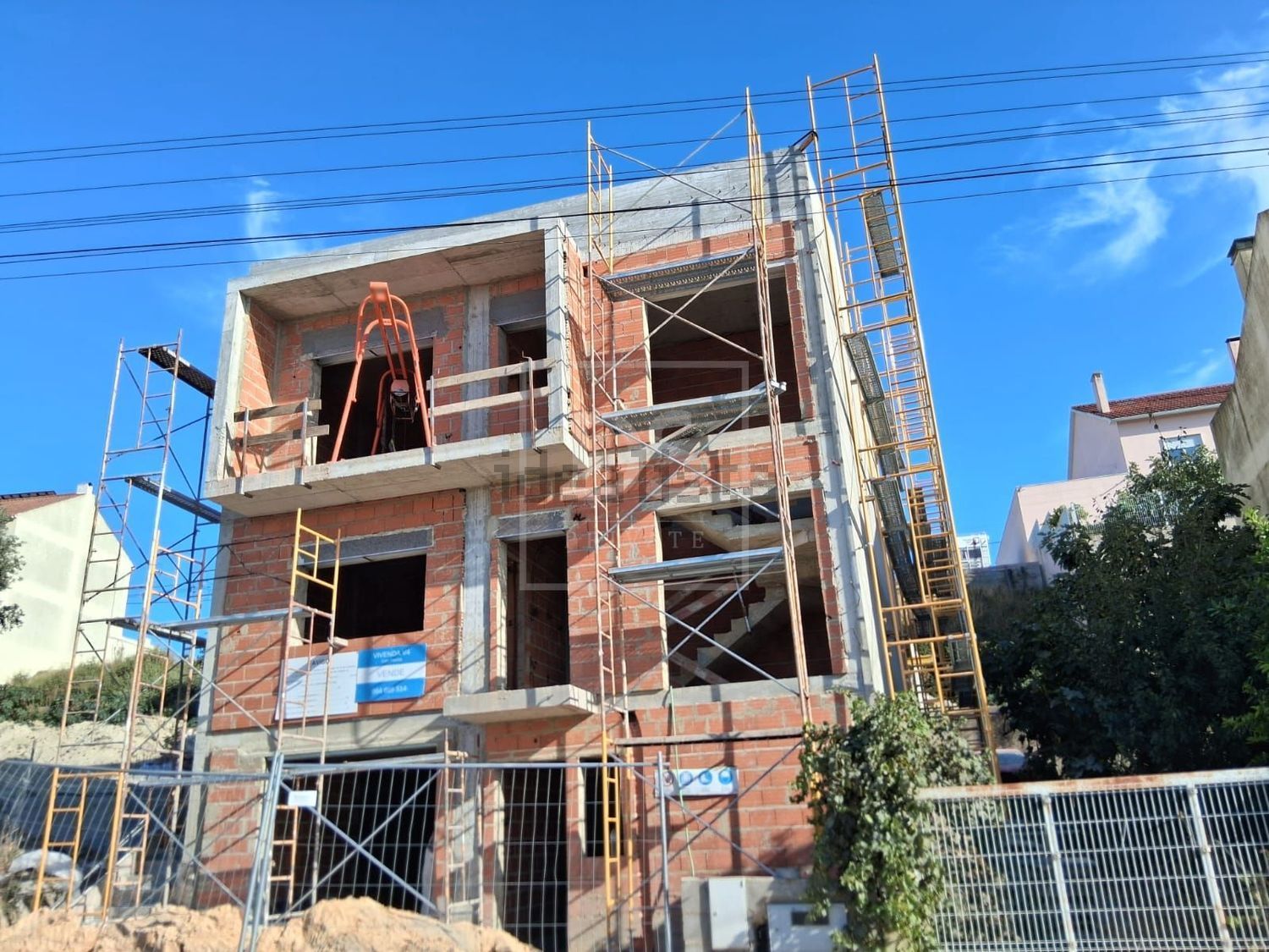 小楼房或独栋别墅出售在Santa Iria de Azoia - São João da Talha - Bobadela - 视线