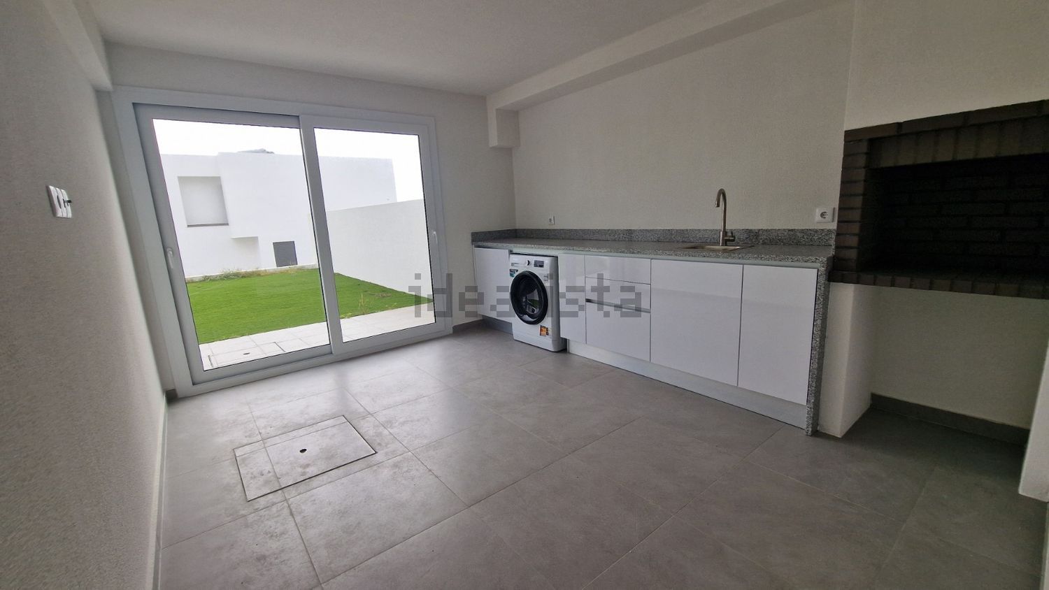 小楼房或独栋别墅出售在Rua Infante Dom Henrique, 79 - 居住