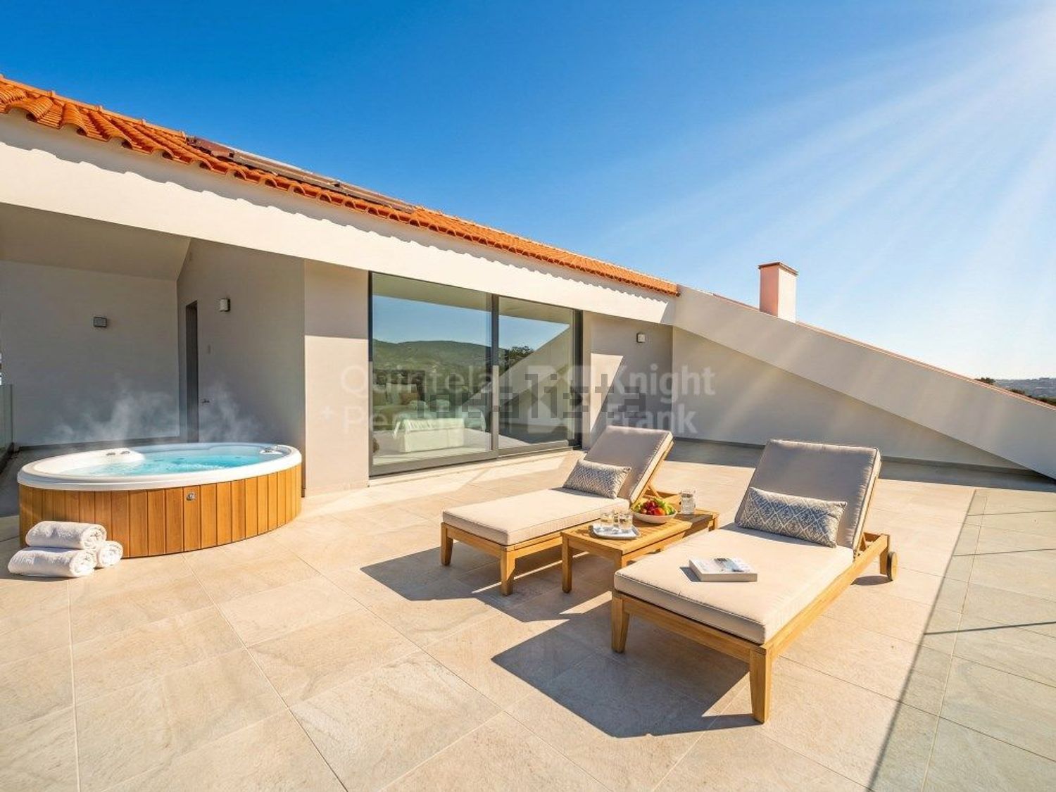 小楼房或独栋别墅出售在Estrada do Rodízio, 76 - 阳台