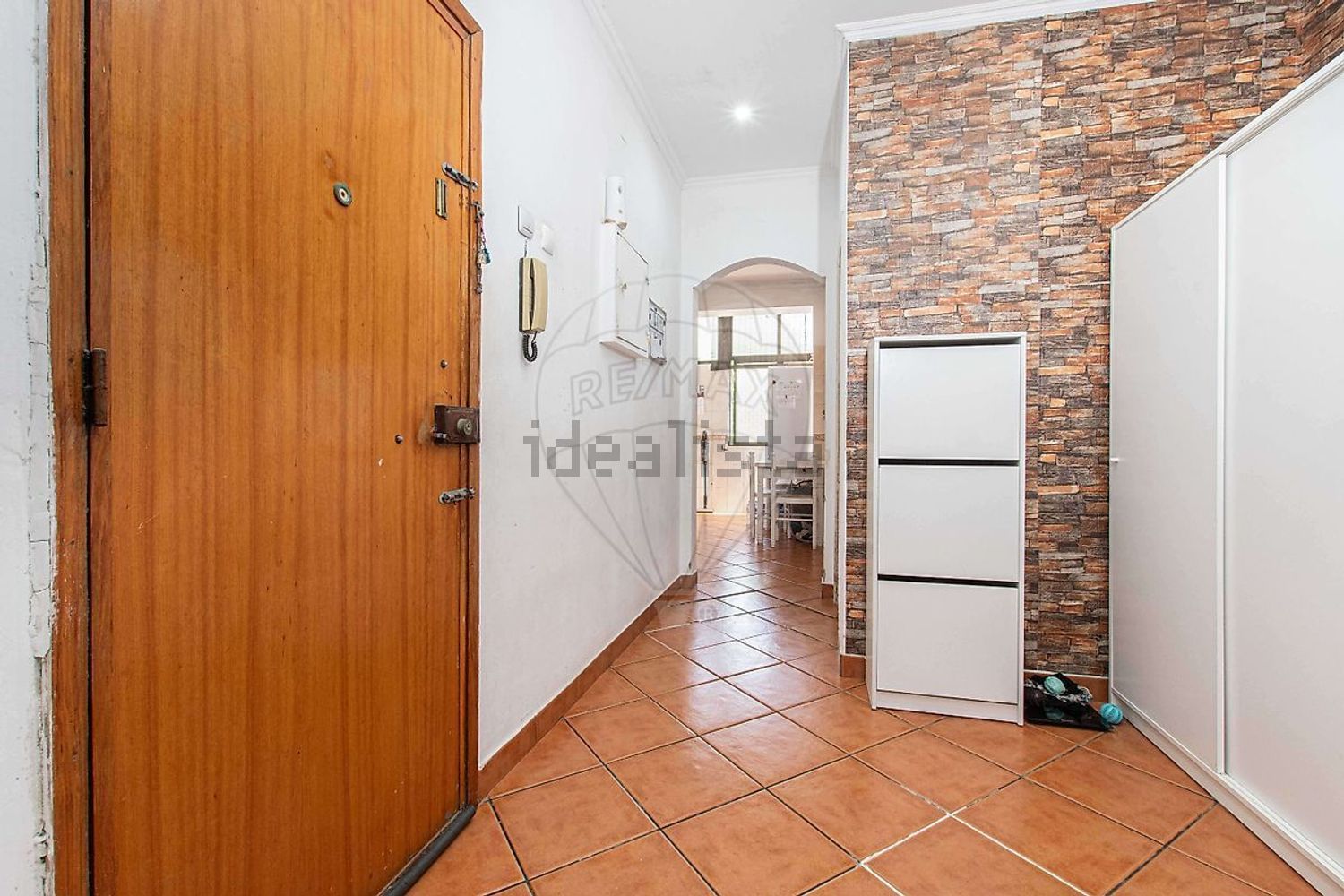 公寓 t2出售在Rua Piloto Nascimento Costa - 过道