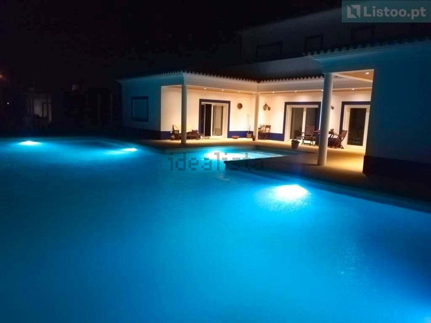 小楼房或别墅出售在Caminho da Murteira - 游泳池