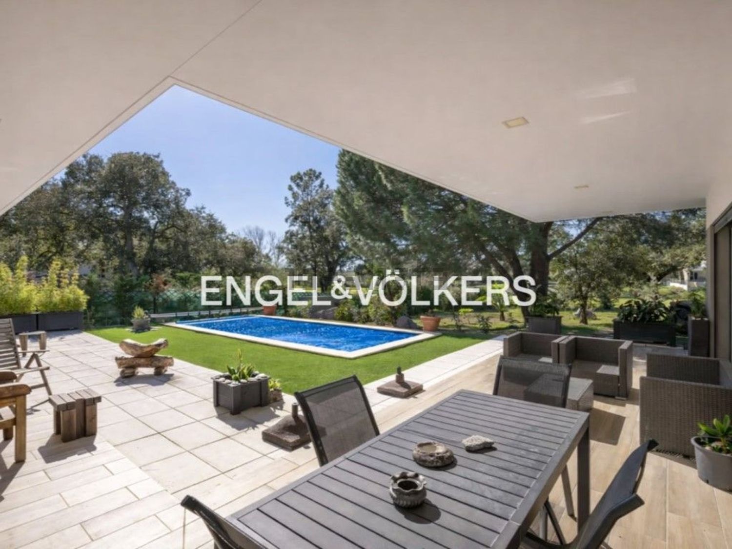 小楼房或独栋别墅出售在Avenida do Montado, 39 - 游泳池