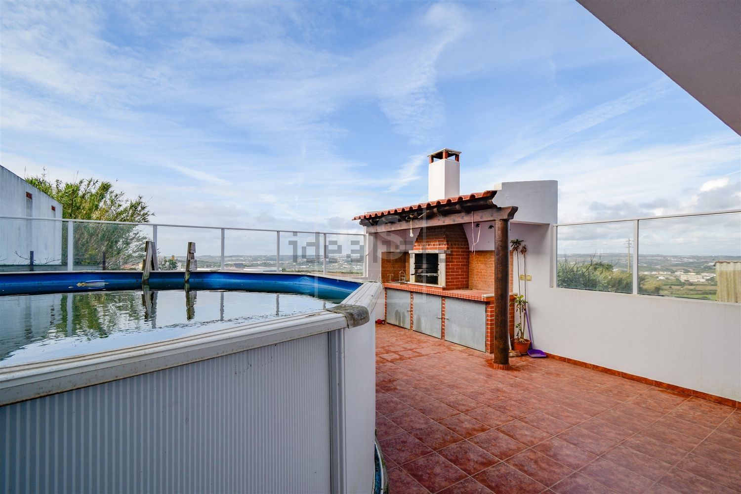 小楼房或独栋别墅出售在Praça Dom Lourenço Vicente, 18 - 视线