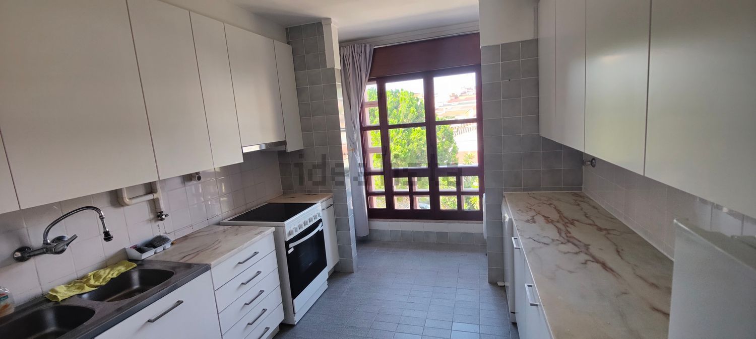 出租公寓 t2在Rua Professor Eduardo Cortesão, 20 - 厨房