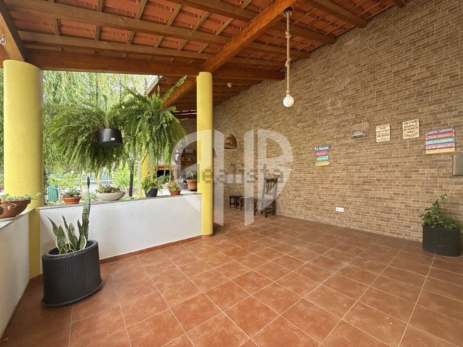 小楼房或独栋别墅出售Cm1029 - 阳台