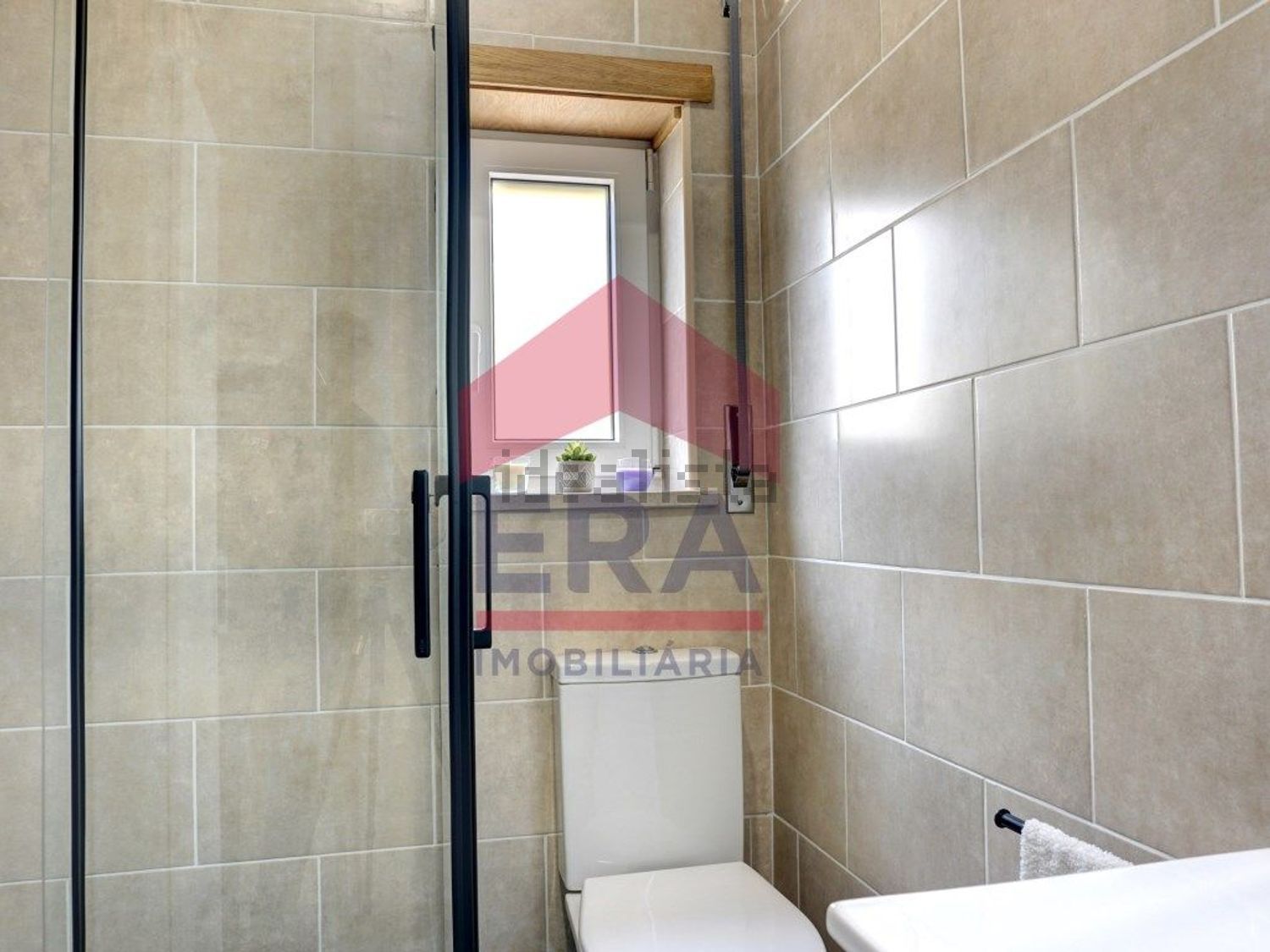 小楼房或独栋别墅出售在Rua do Picoto - 卫生间