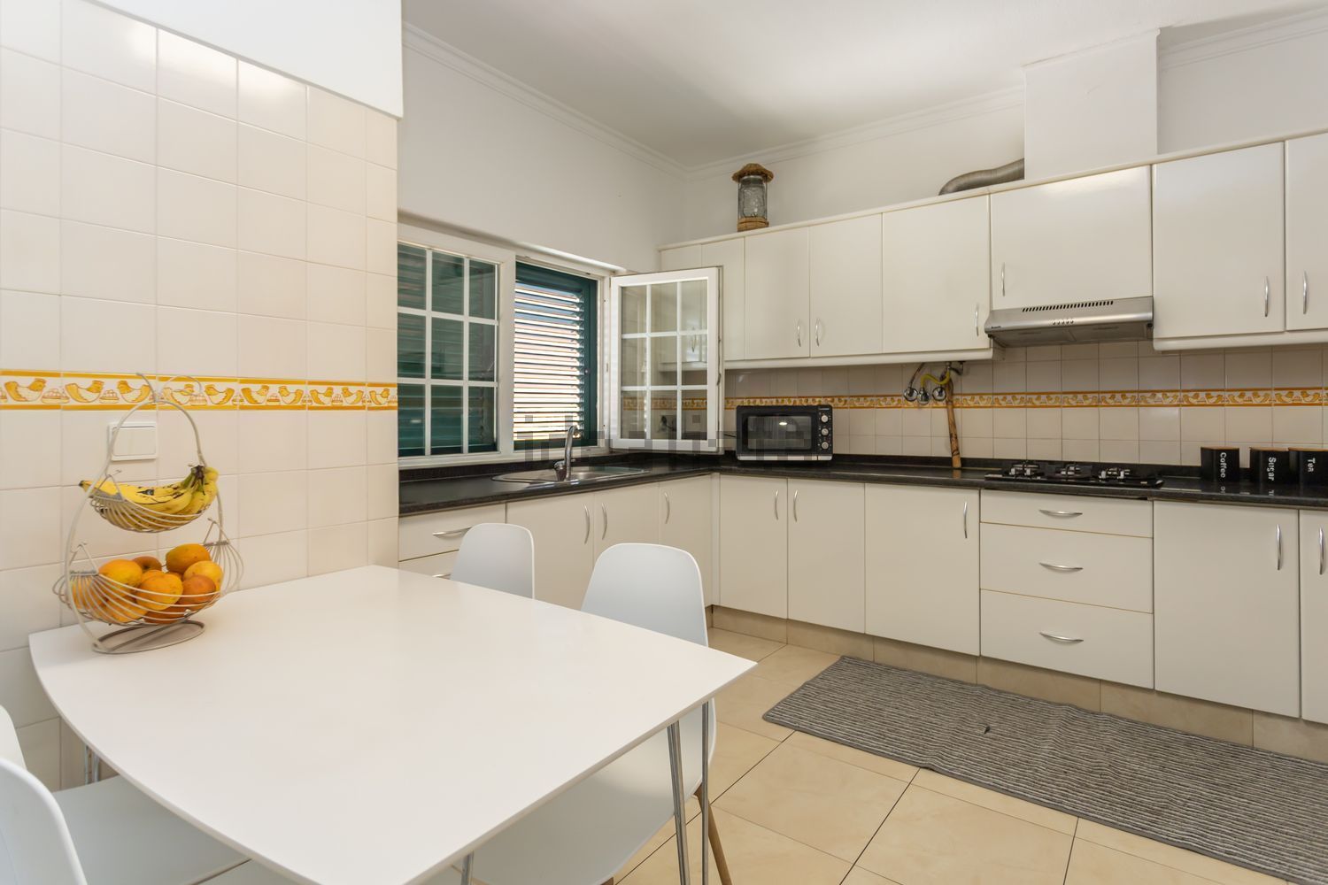 双拼别墅出售Quinta do castelo do Outeiro .- Rua 1º Maio - 厨房