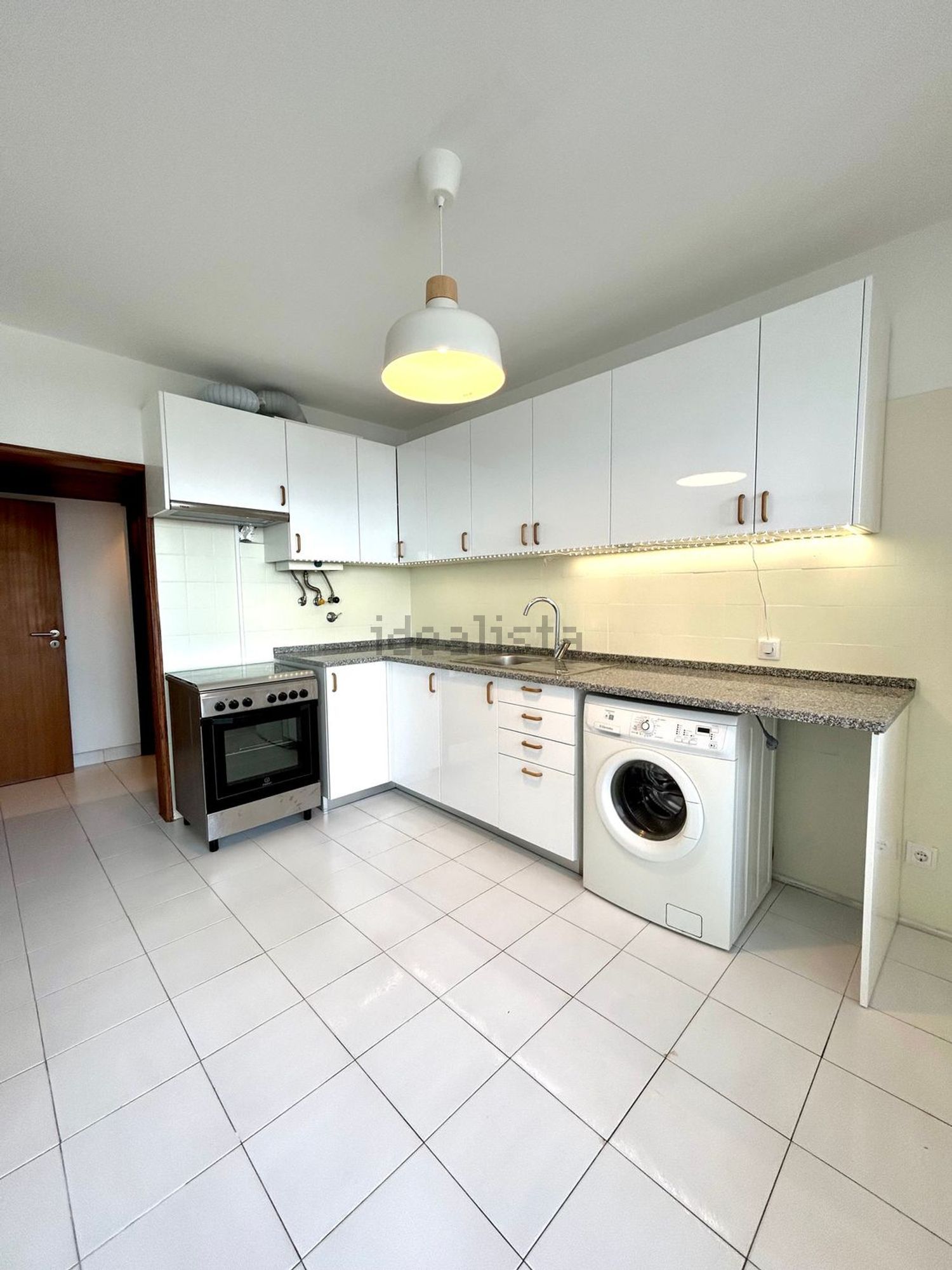 出租公寓 t2在Alameda António Sérgio, 4 - 厨房