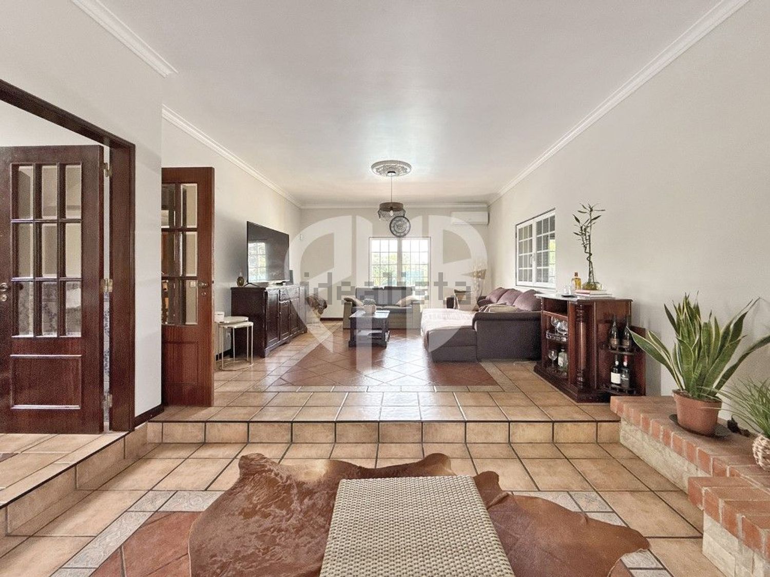 小楼房或独栋别墅出售Cm1029 - 客厅