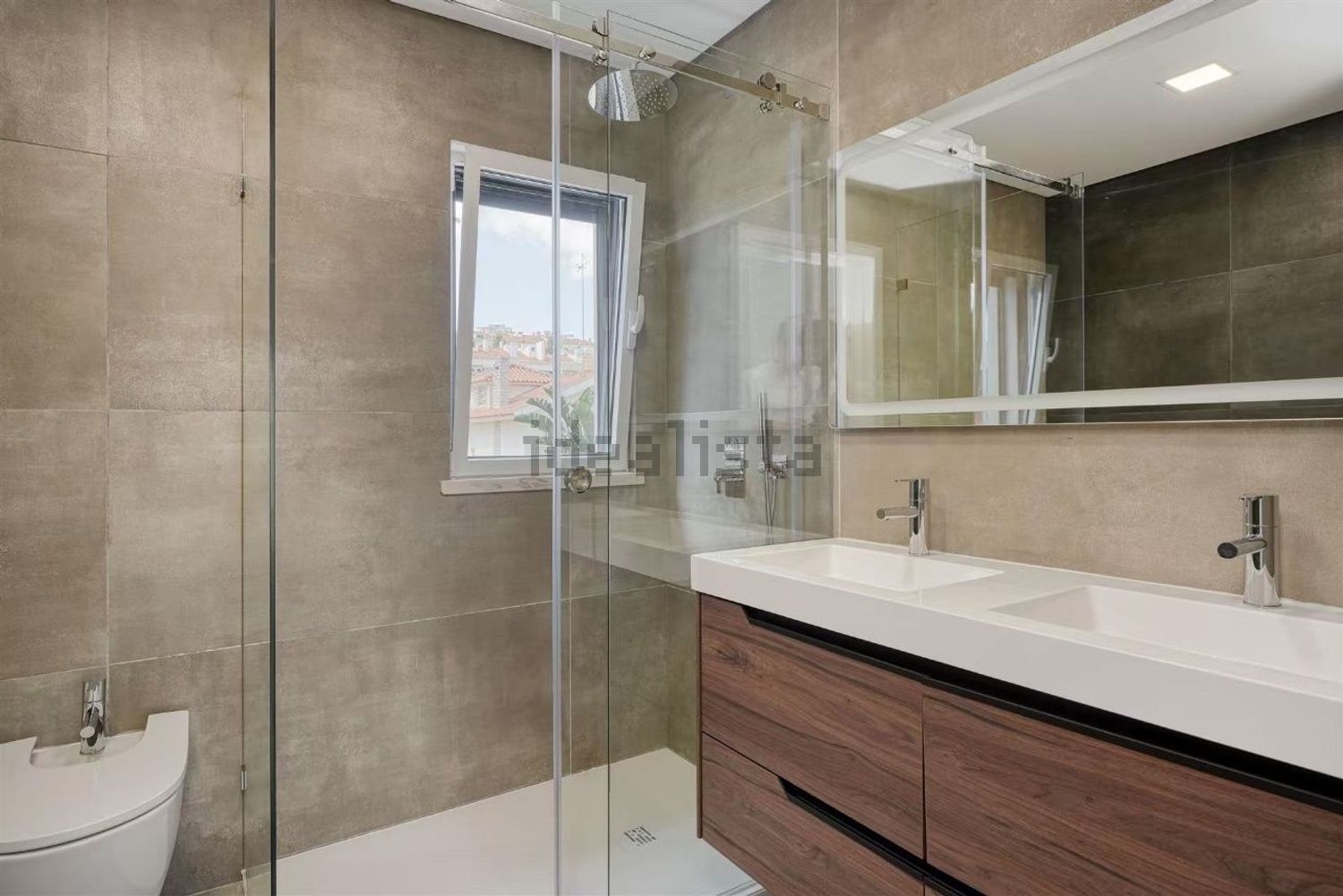 出租小楼房或独栋别墅在Praceta Santa Rita de Cássia - 卫生间