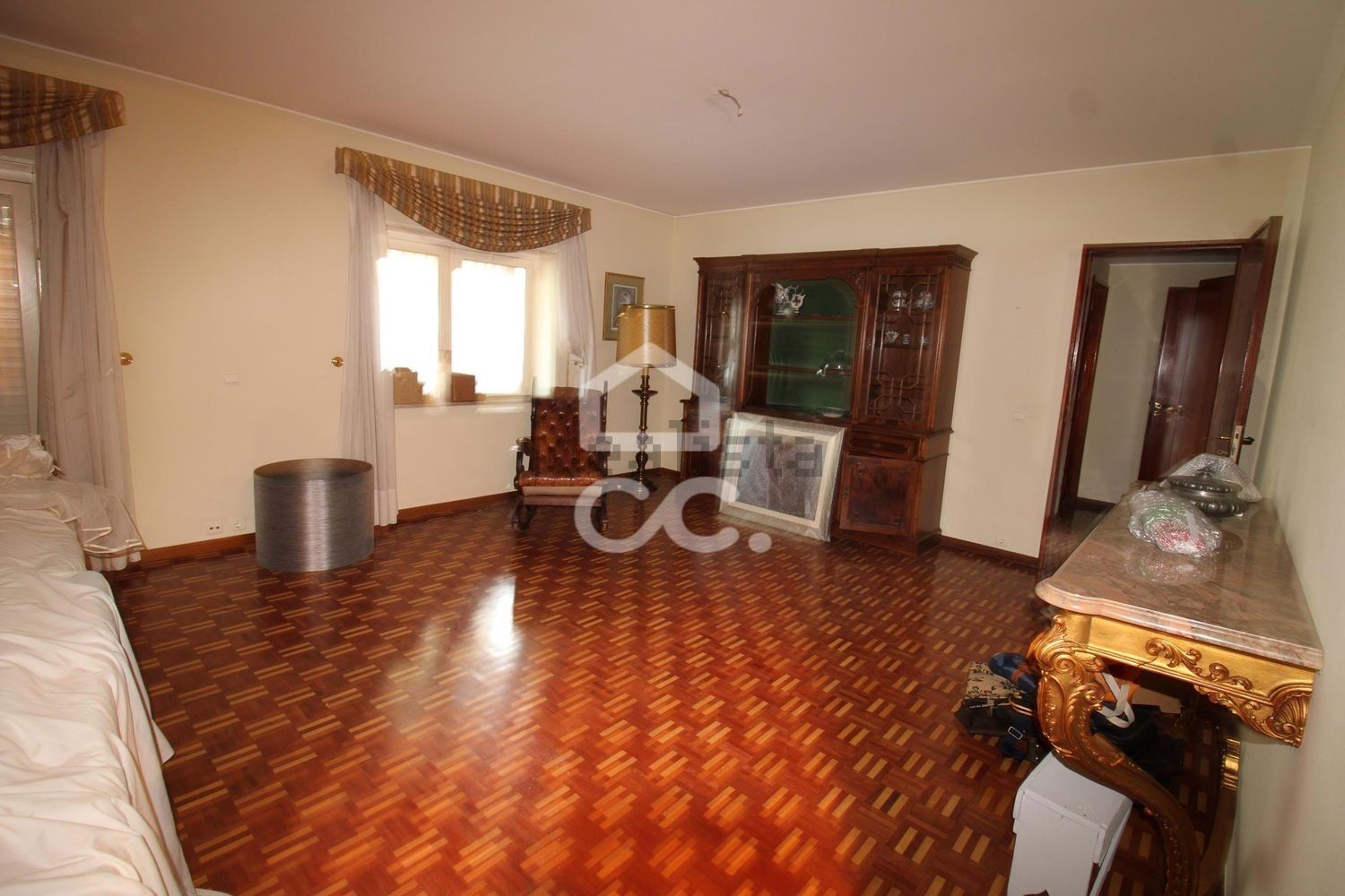 小楼房或独栋别墅出售在Santo Antão e São Julião do Tojal - 客厅