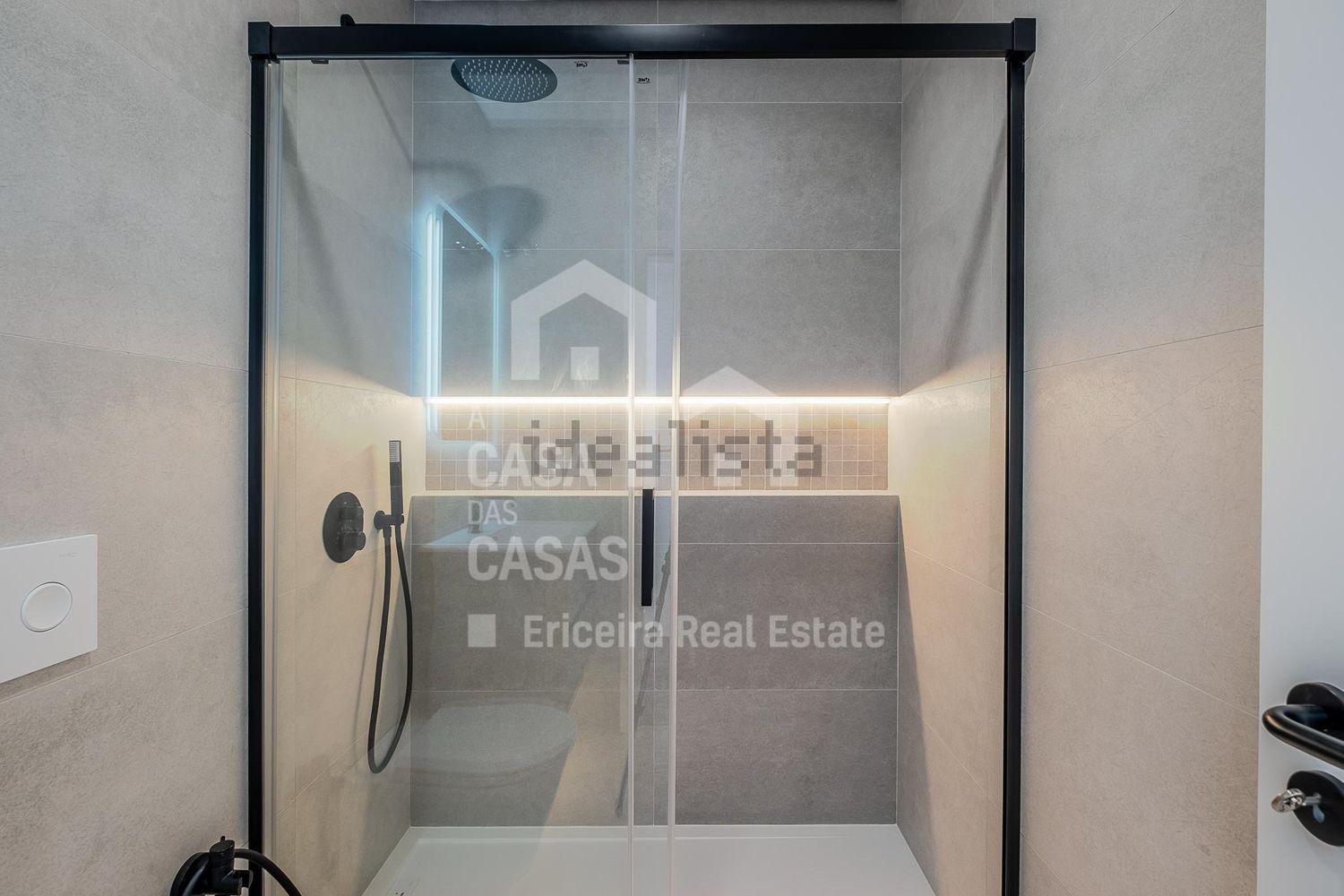 联排别墅出售在Rua da Cancelinha, 12 - 卫生间