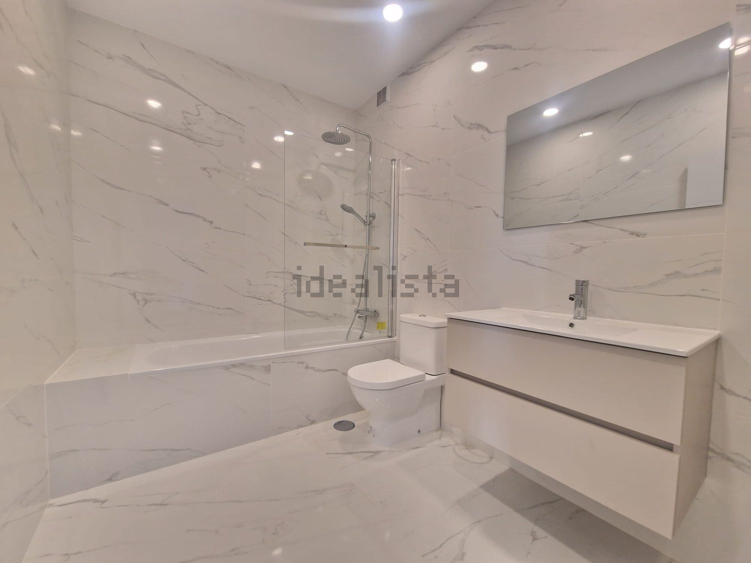 出租公寓 t3在Rua Movimento das Forças Armadas s/n - 卫生间