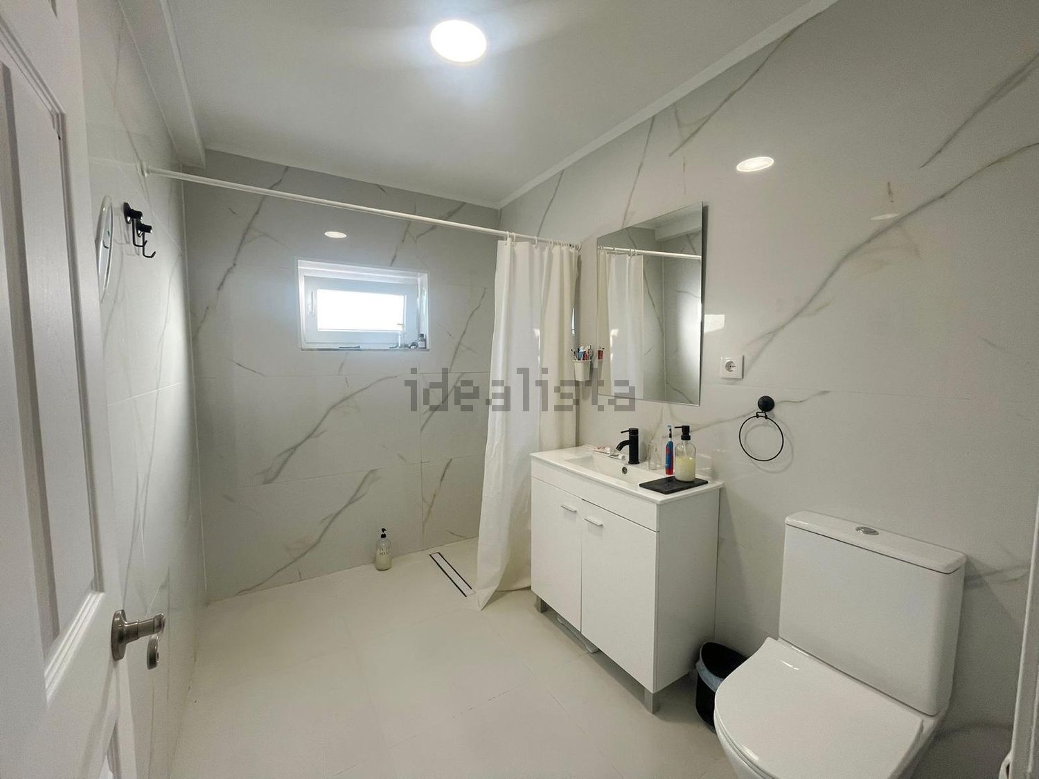 小楼房或独栋别墅出售在Estrada Municipal - 卫生间