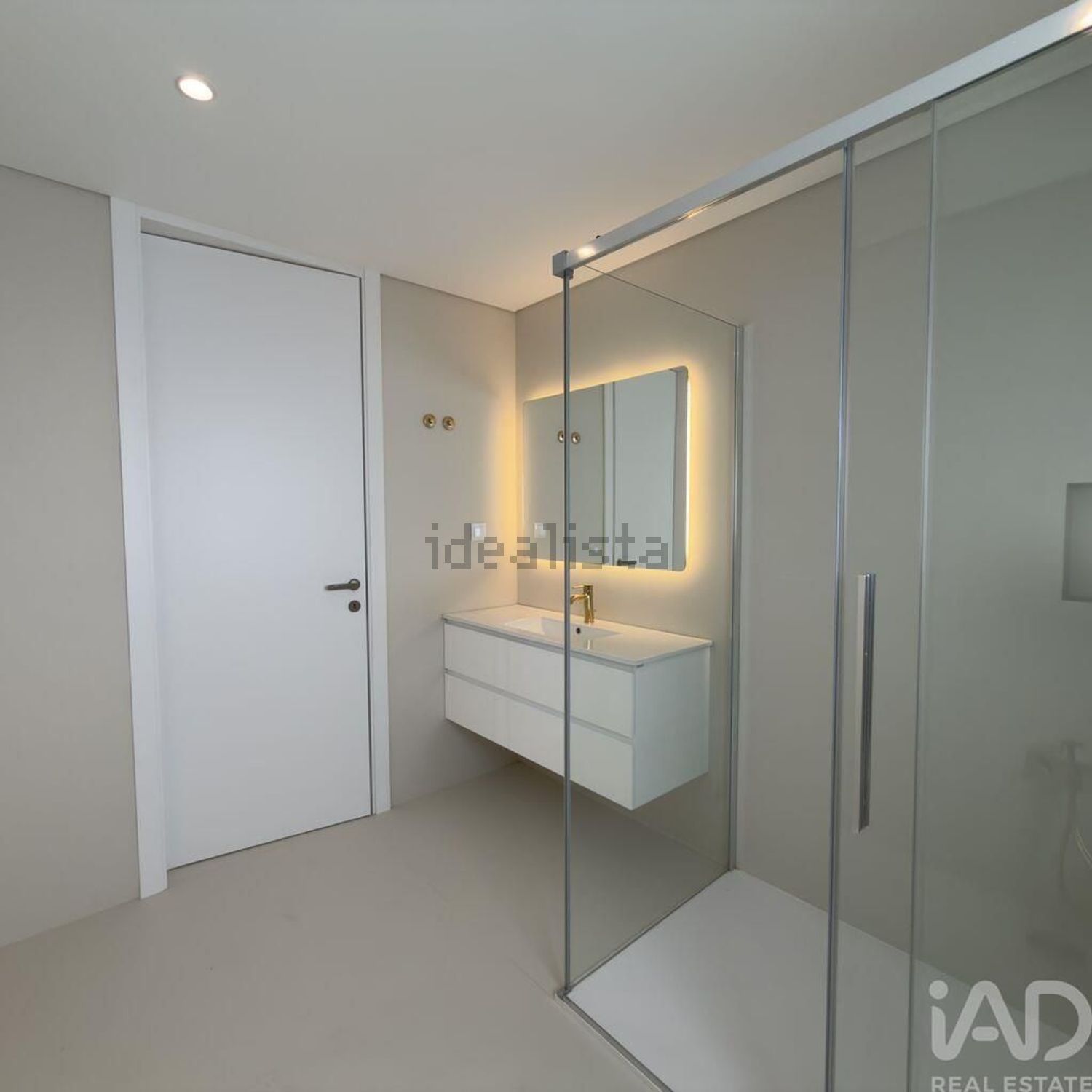 小楼房或独栋别墅出售在São Pedro do Estoril - 卫生间