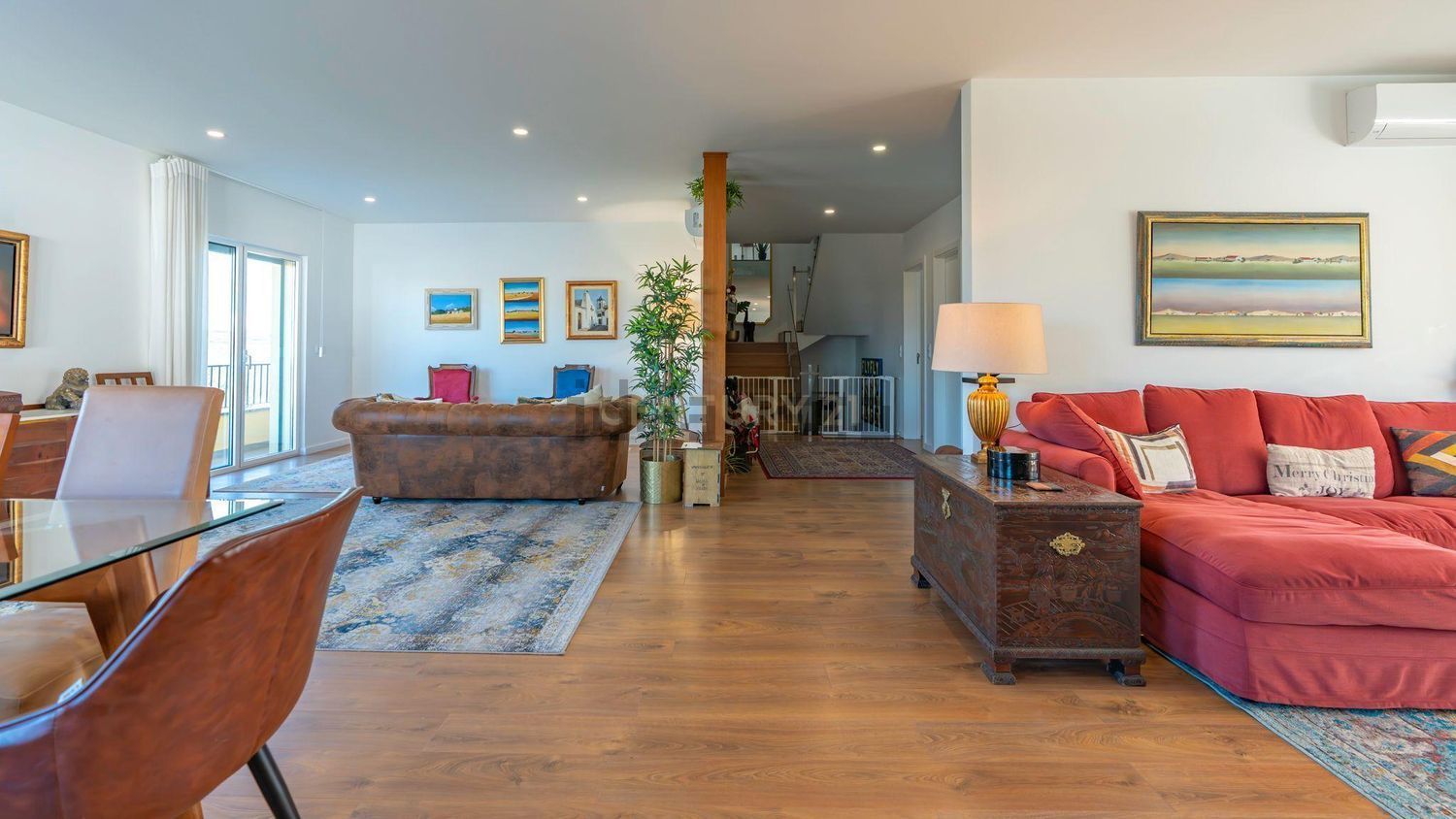 小楼房或独栋别墅出售在Avenida Engenheiro Arantes e Oliveira, 4 - 客厅