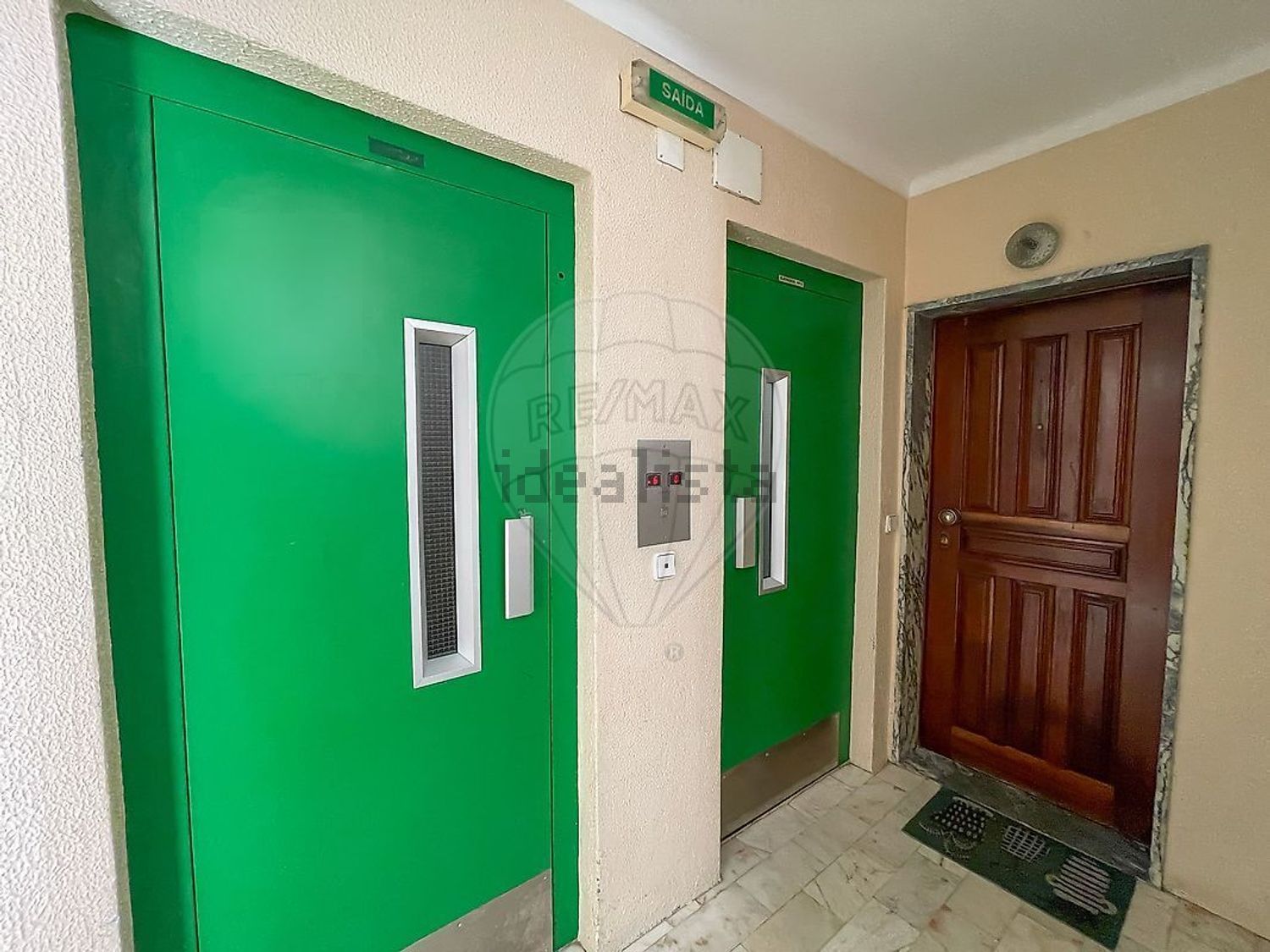 公寓 t2出售在Praceta Gaspar Corte Real - 过道