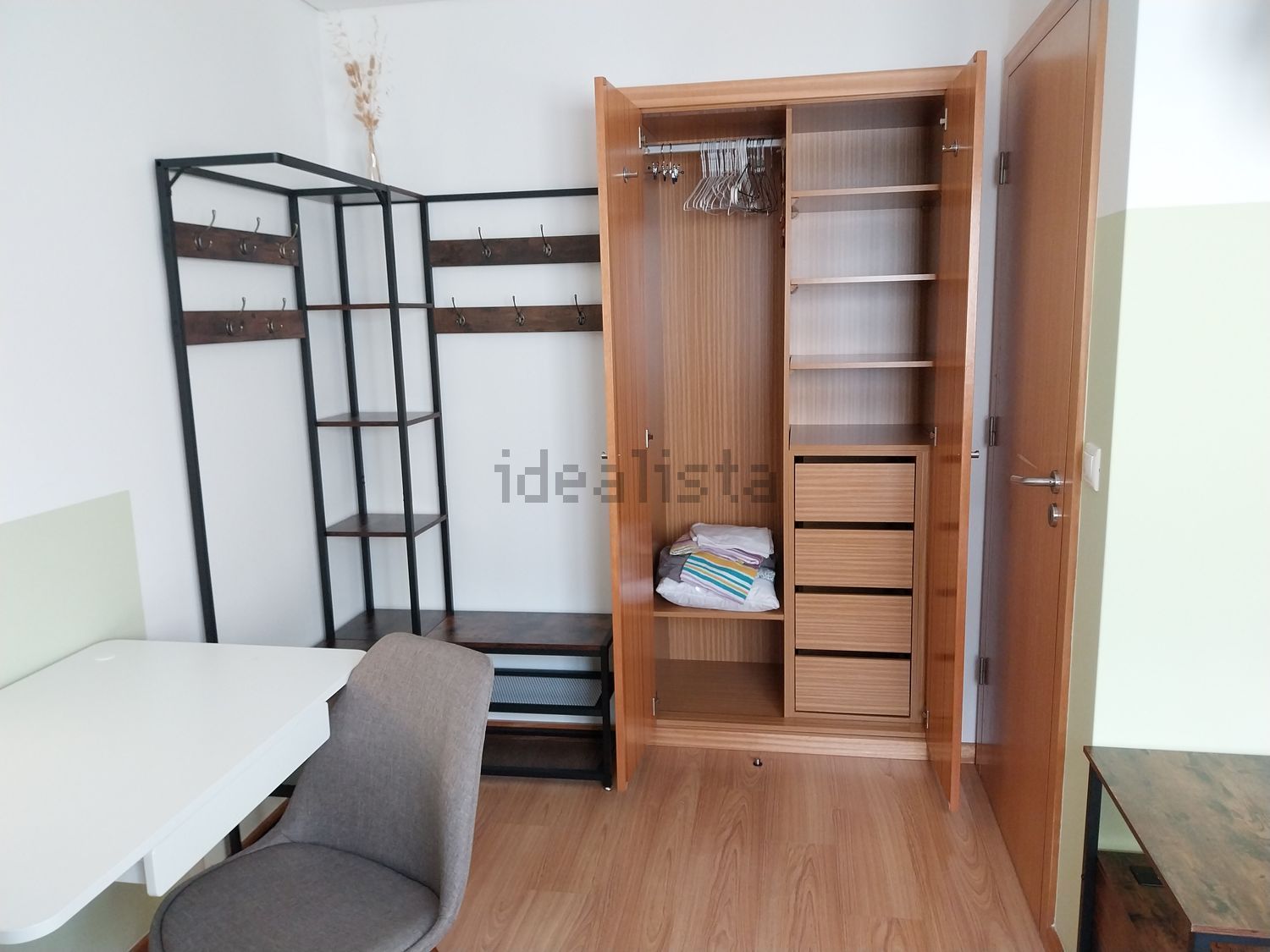 出租房间在Rua Engenheiro Cunha Leal, 19 - 试衣间