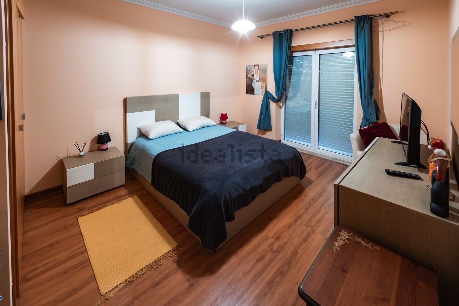 小楼房或独栋别墅出售在Peral - 卧室