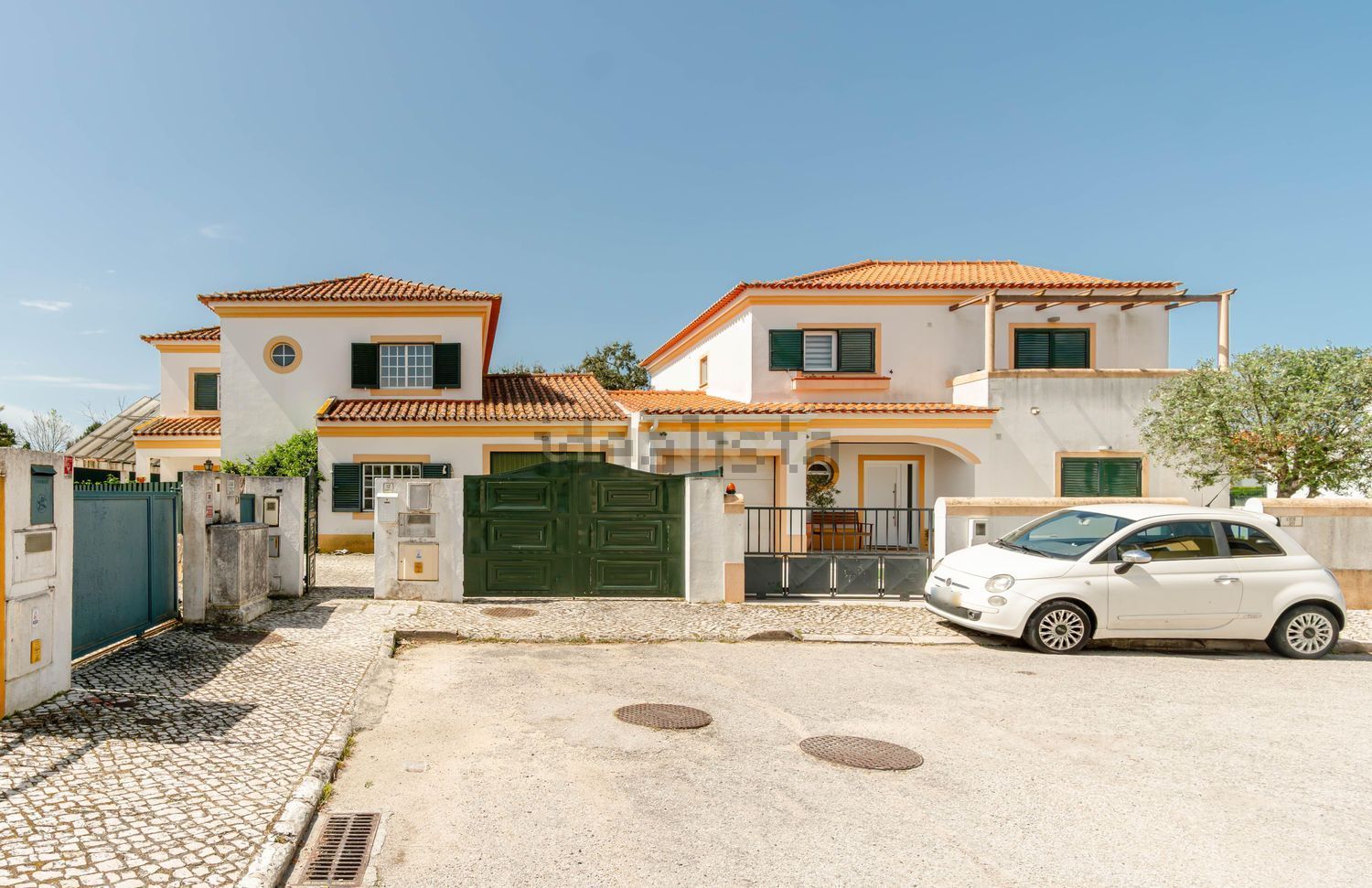 小楼房或独栋别墅出售在Rua das Bolotas s/n - 外立面