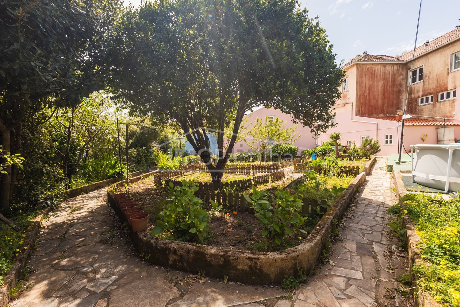 小楼房或独栋别墅出售在Rua Serpa Pinto s/n - 花园