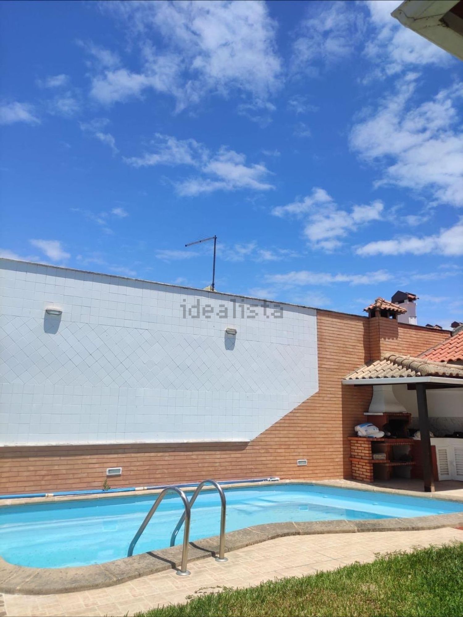 出租房间在Rua do Alentejo, 36 - 游泳池