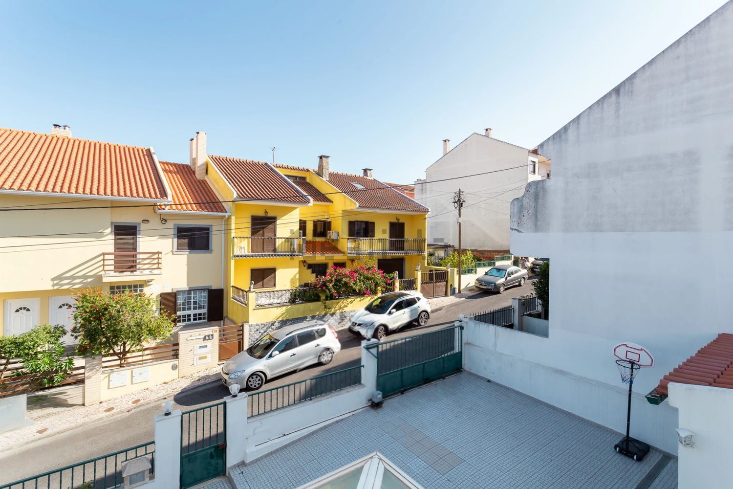 小楼房或独栋别墅出售在Rua do Alecrim - 外立面