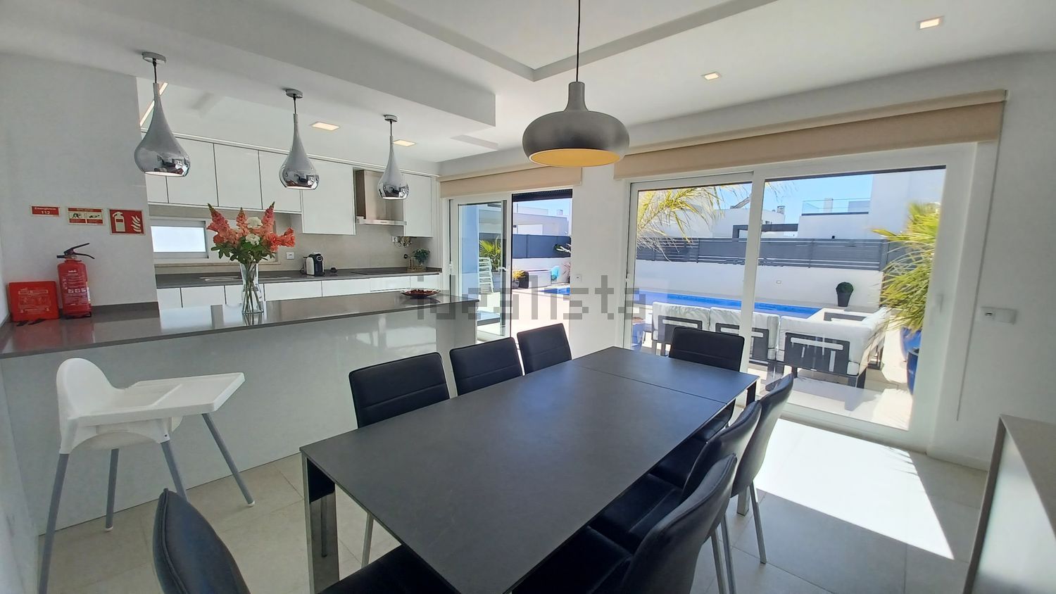 小楼房或独栋别墅出售在Porto Covo - 客厅