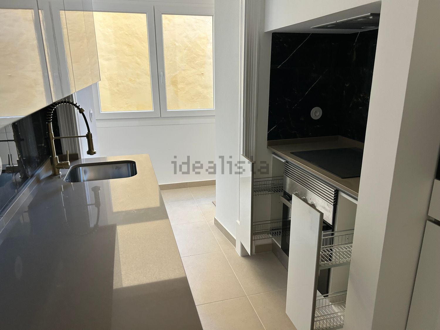 公寓 t3出售在Avenida General Roçadas, 105 - 厨房