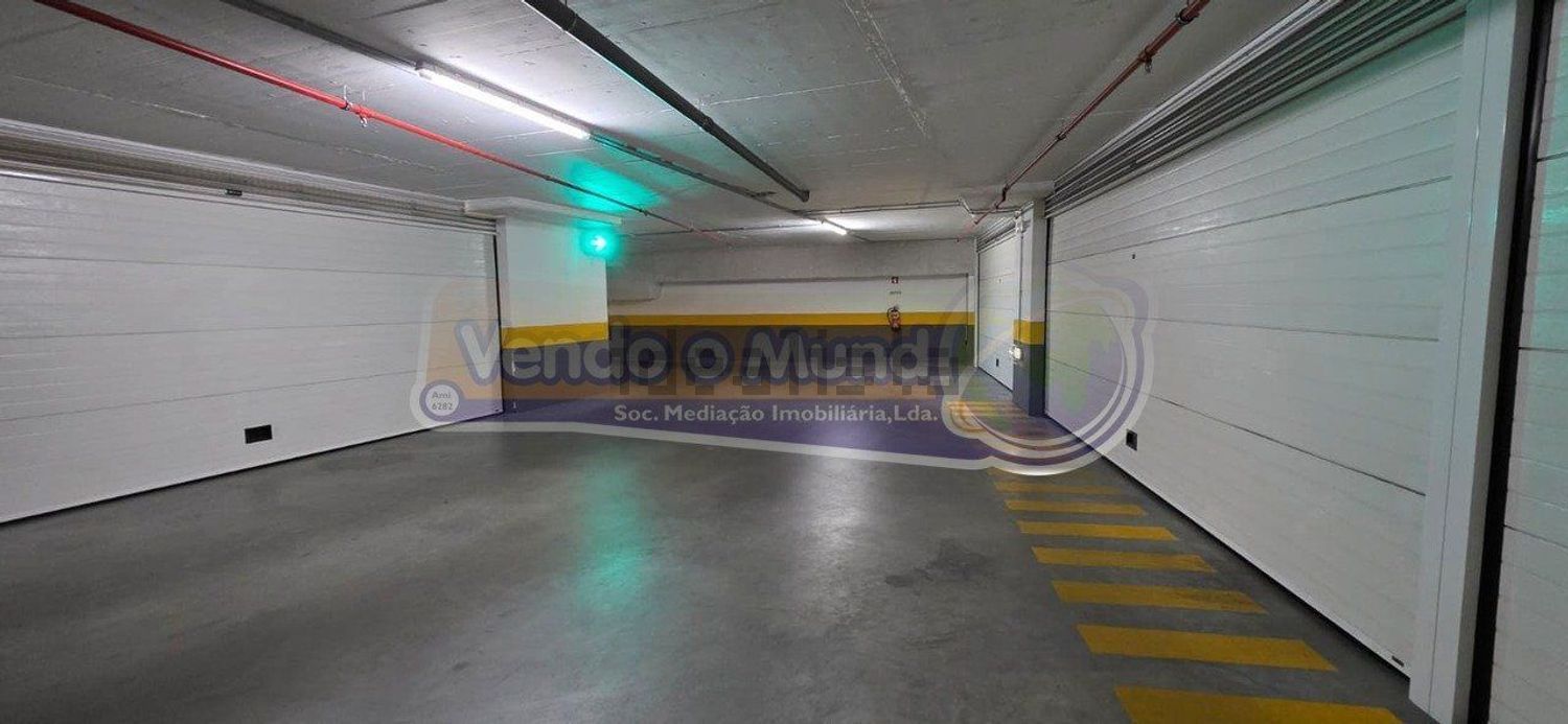 公寓 t2出售在Póvoa de Santa Iria e Forte da Casa - 停车位