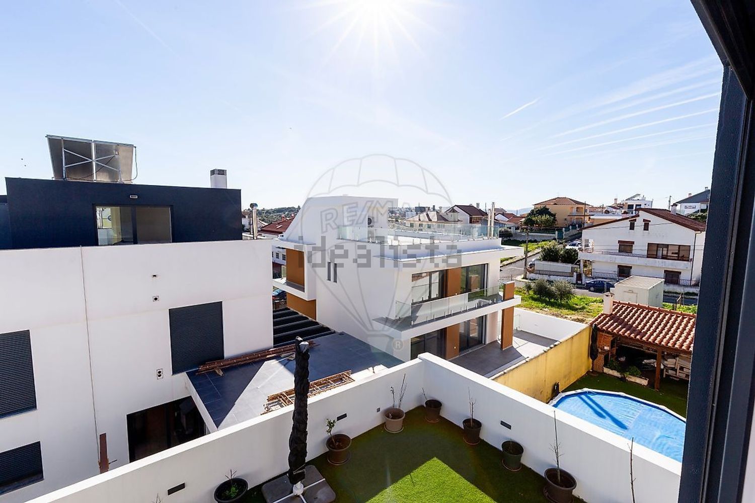 小楼房或独栋别墅出售在Rua e - 照片