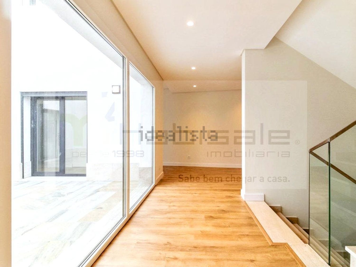 联排别墅出售在Rua Almirante Gago Coutinho, 58 a - 居住