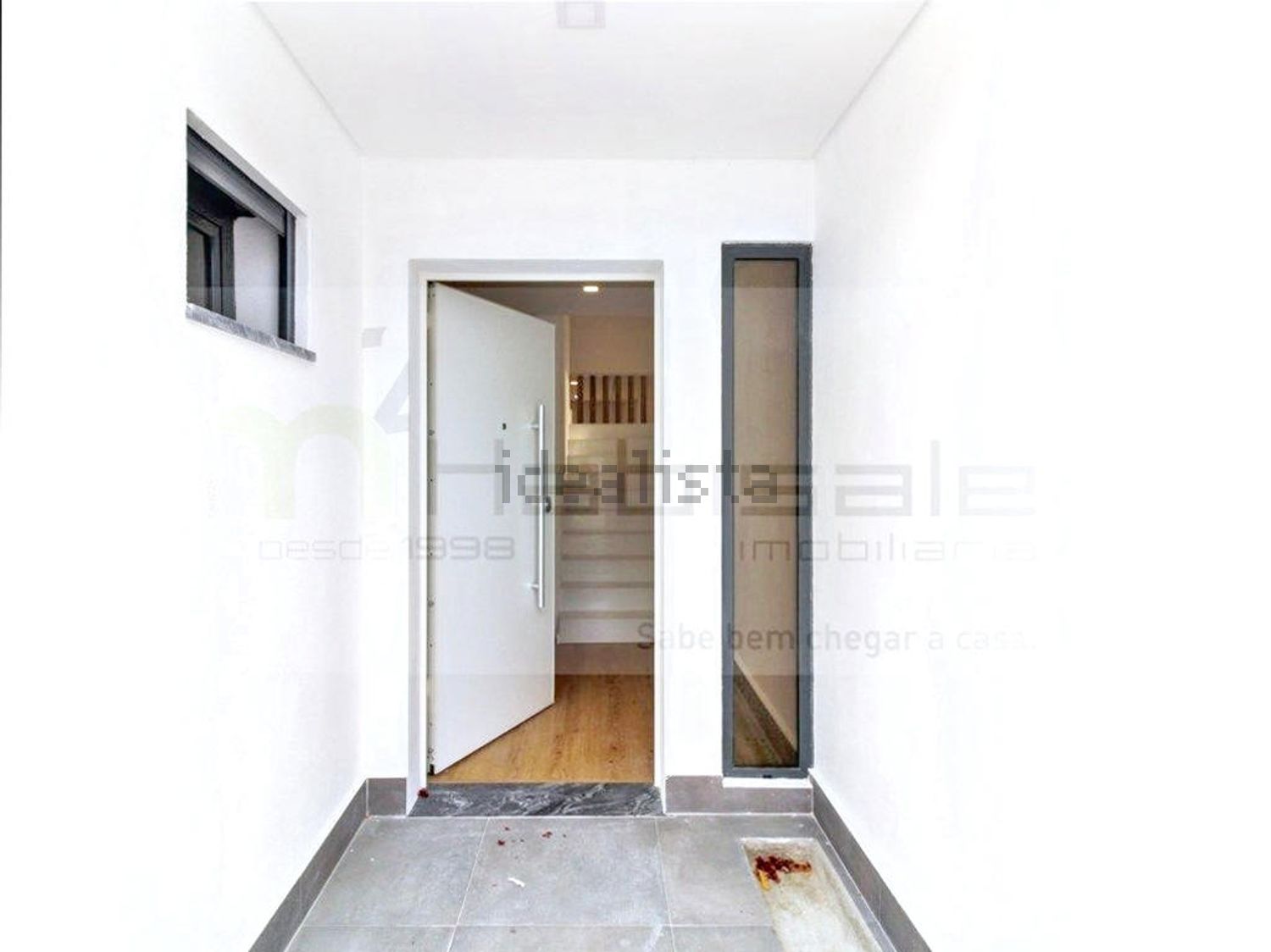 小楼房或独栋别墅出售在Rua Vieira da Silva - 过道