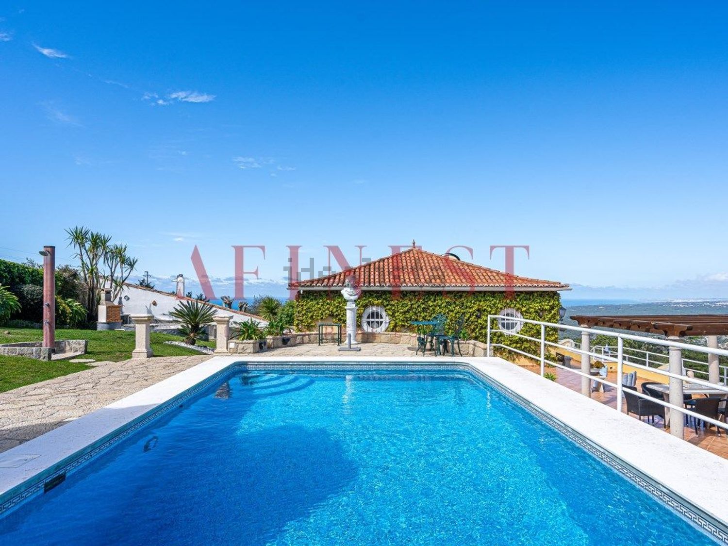 出租小楼房或独栋别墅在Rua Alto do Tanque Novo - 游泳池