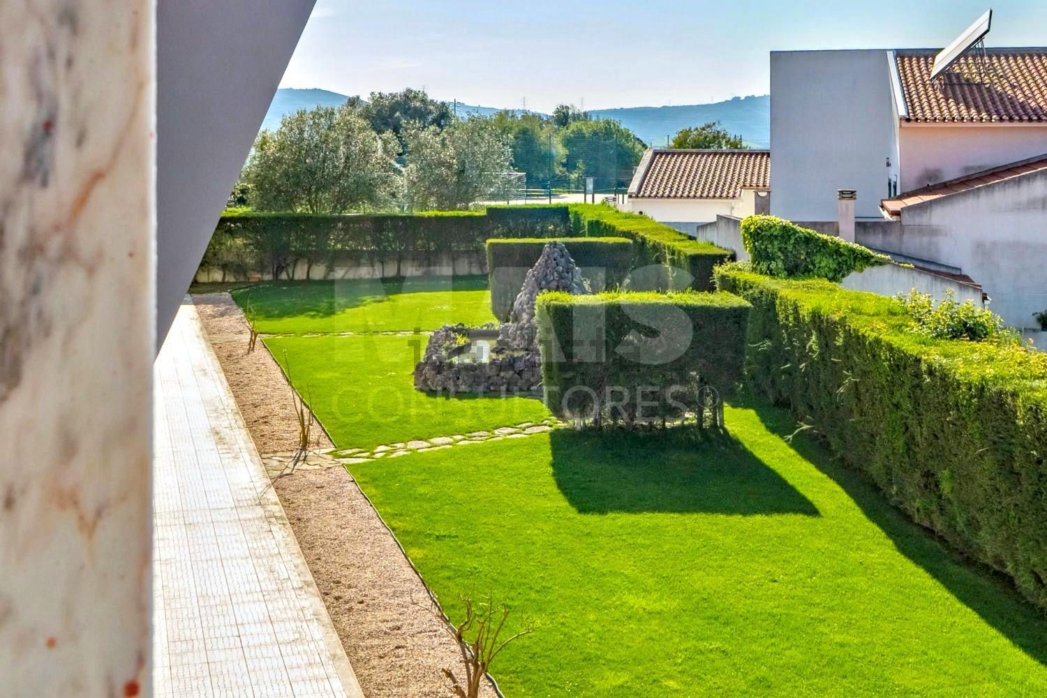 公寓 t4出售在Rua Alexandre Herculano - 花园