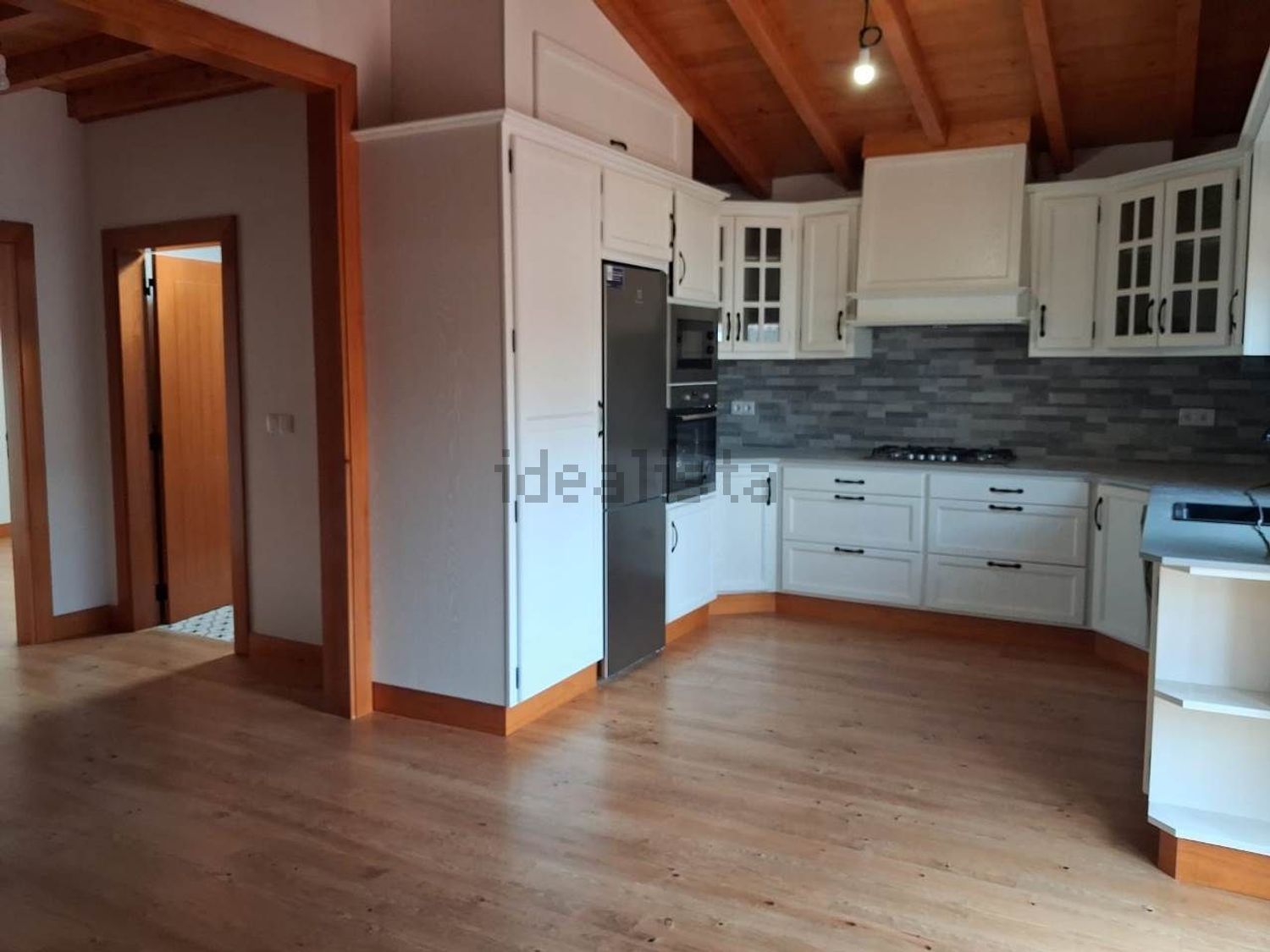 小楼房或独栋别墅出售在São Bartolomeu dos Galegos e Moledo - 厨房