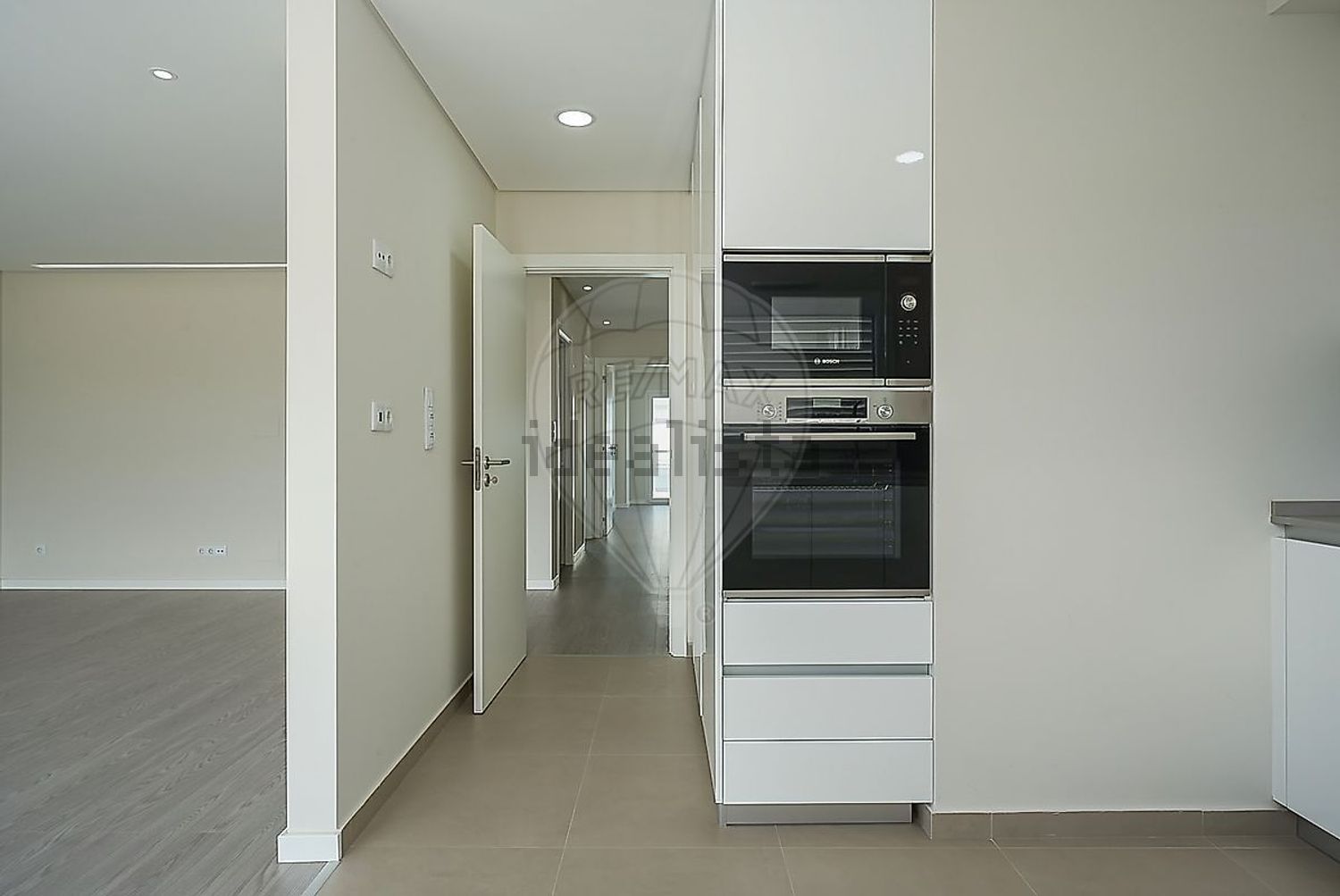 出租公寓 t2在Rua Maria Matos - 厨房