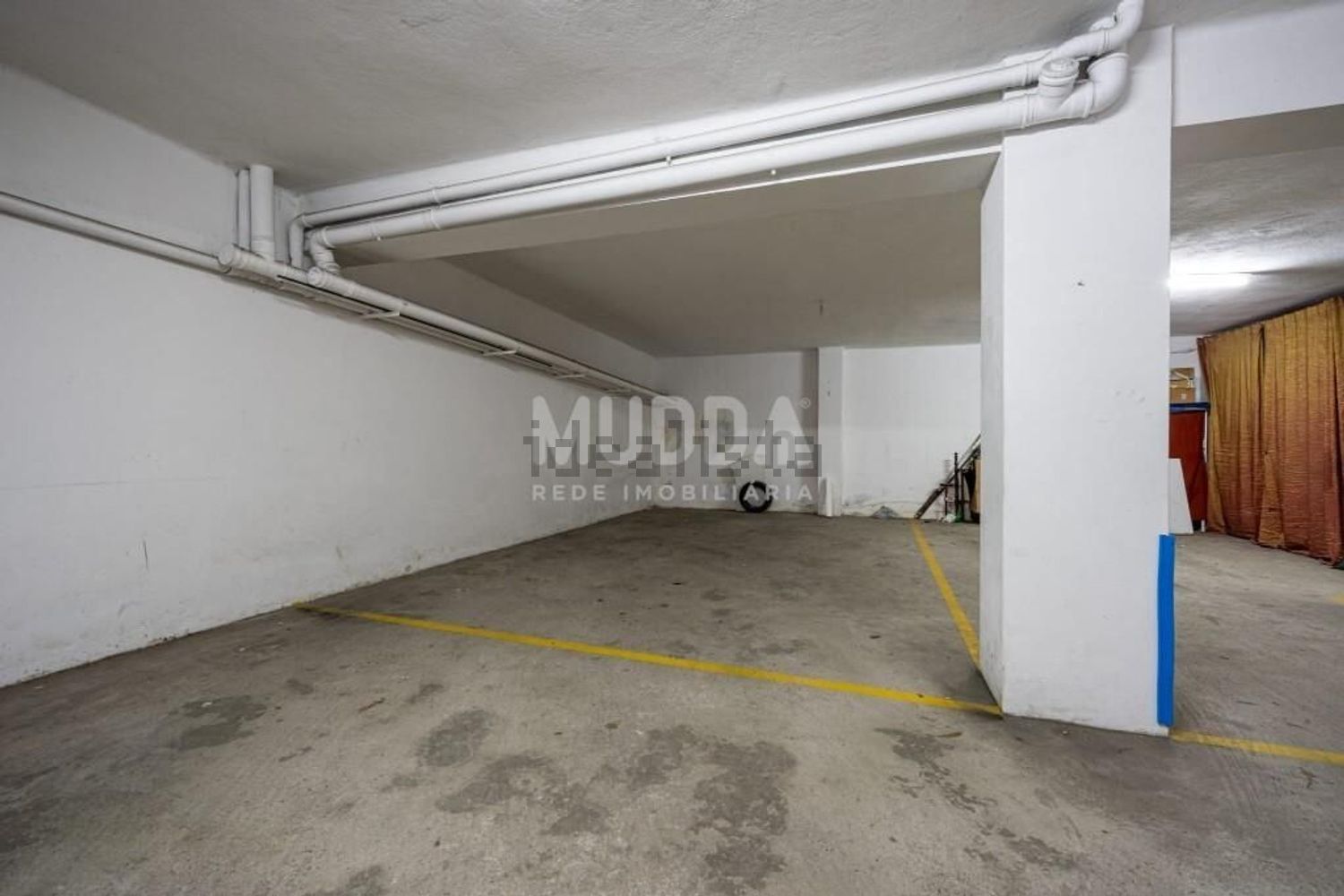 公寓 t4出售在Centro de Oliveira de Azeméis - 停车位