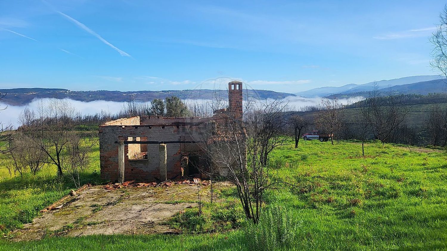 小楼房或独栋别墅出售在Vila Cova de Alva e Anceriz - 照片