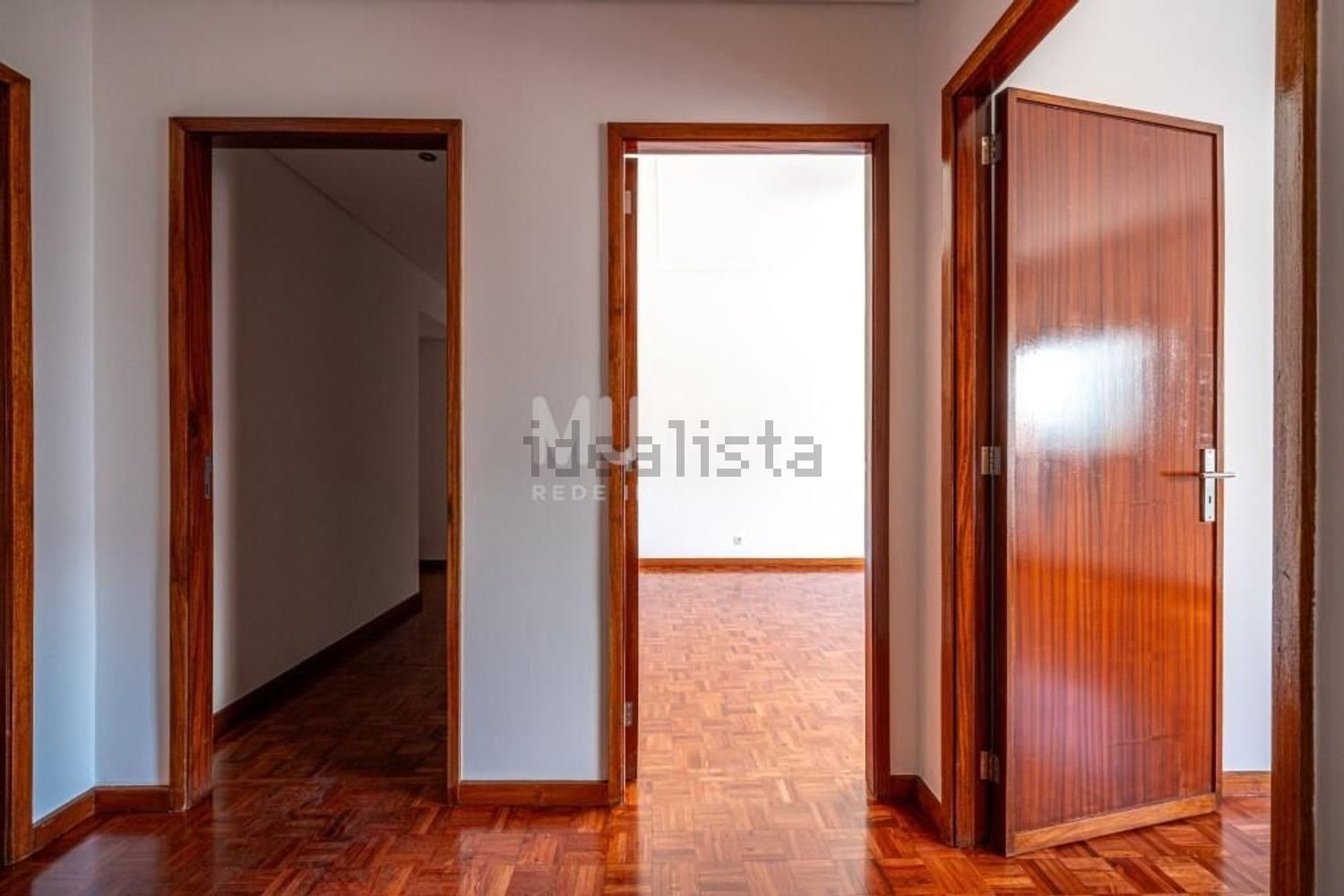 公寓 t4出售在Centro de Oliveira de Azeméis - 过道