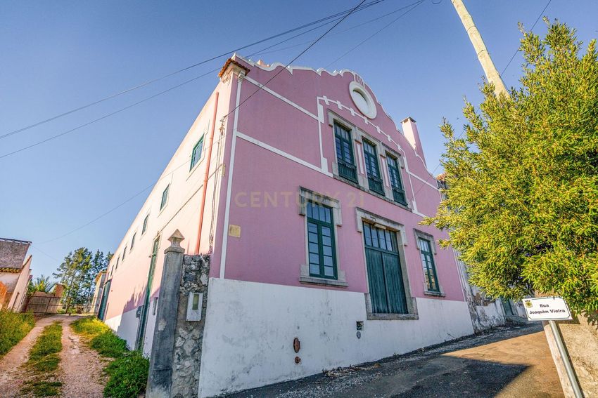 出租小楼房或独栋别墅在Beco da Escola, 10