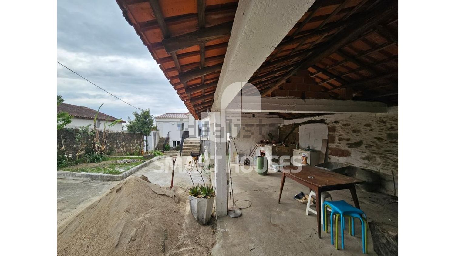 小楼房或独栋别墅出售在São Miguel de Poiares - 阳台