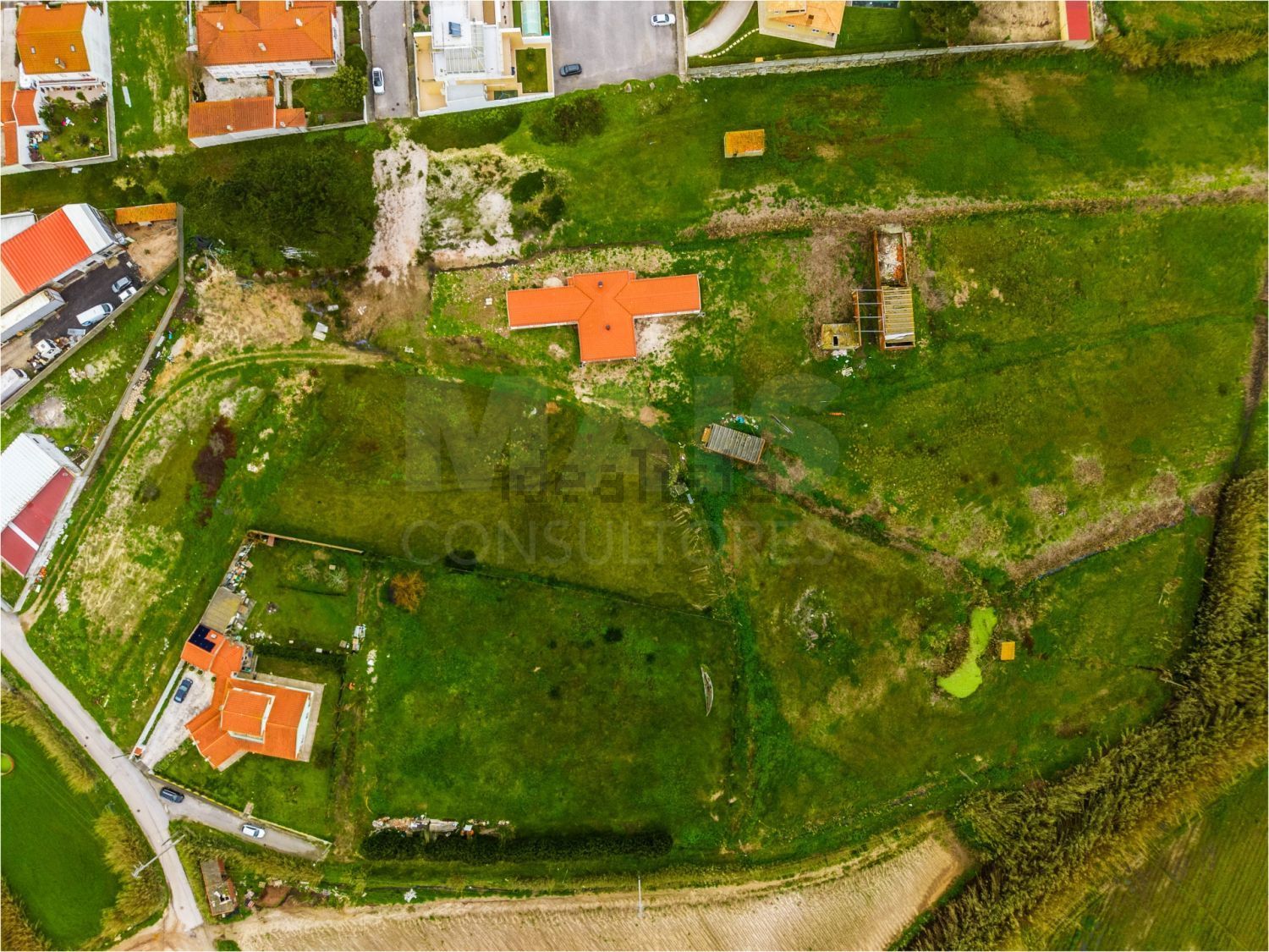 小楼房或别墅出售在Ferrel - 照片