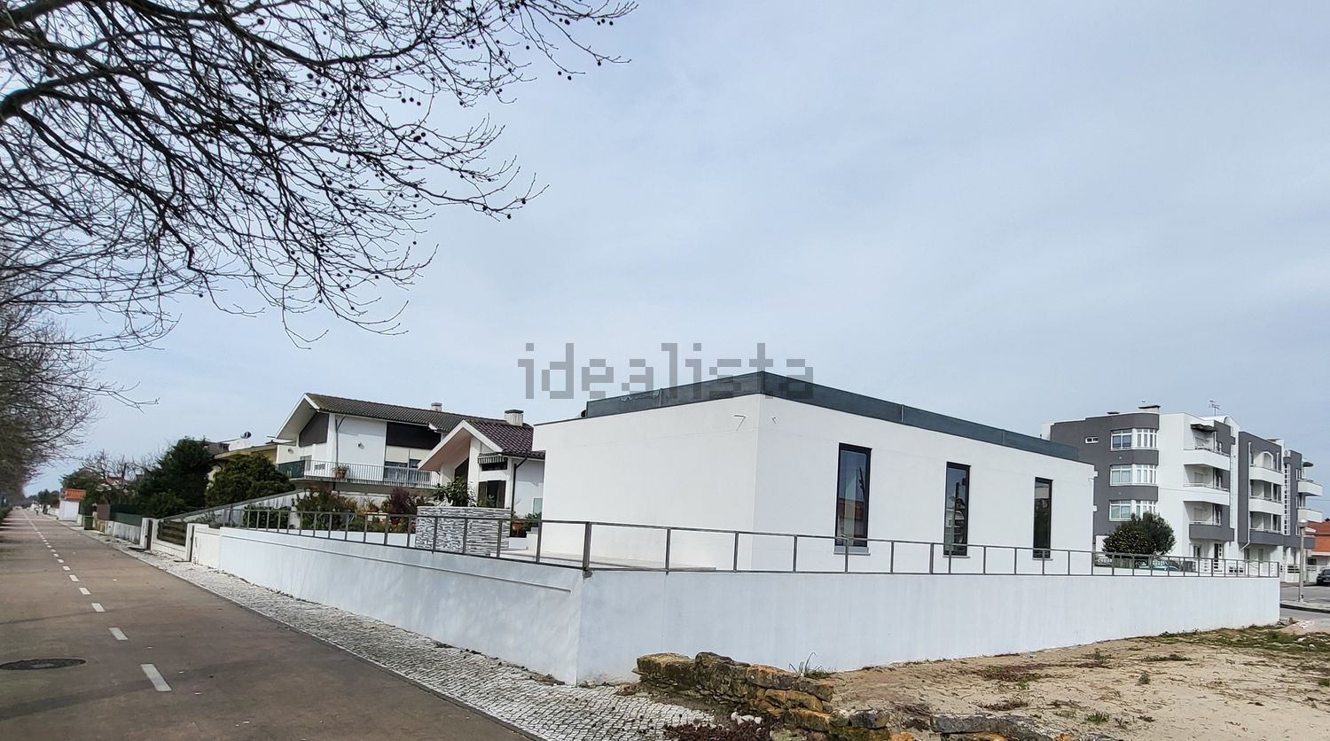 小楼房或独栋别墅出售在Praceta Belmiro Adelino - 外立面