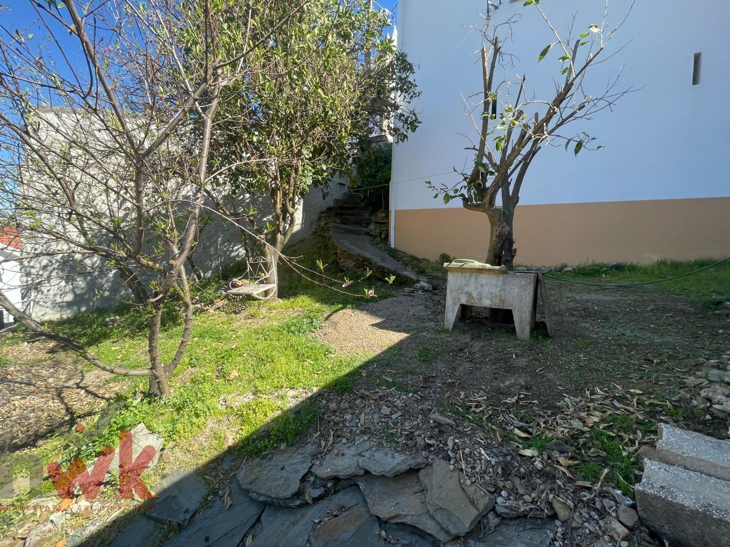 小楼房或独栋别墅出售在Sandomil - 花园