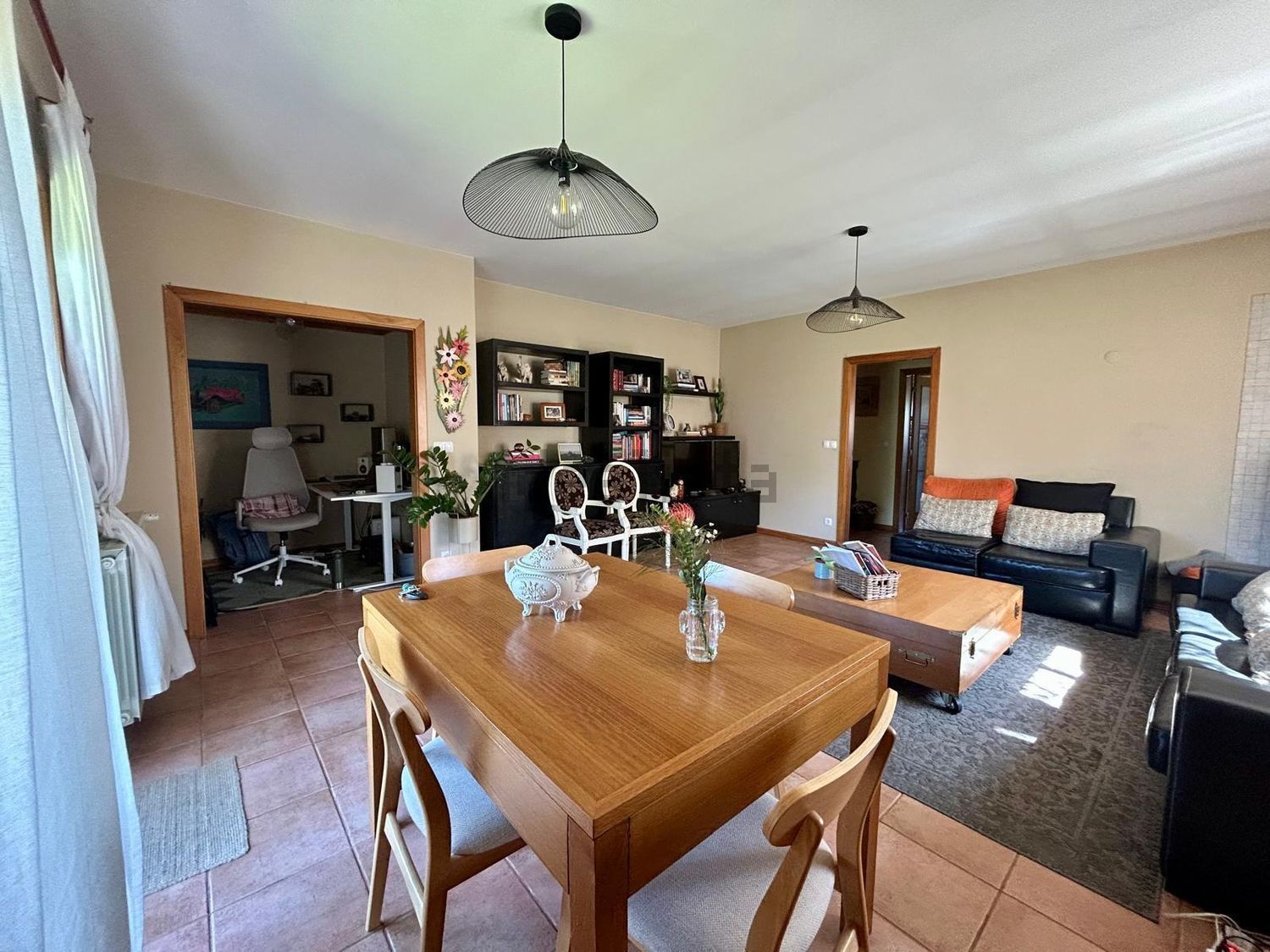 小楼房或独栋别墅出售在Oiã - 客厅