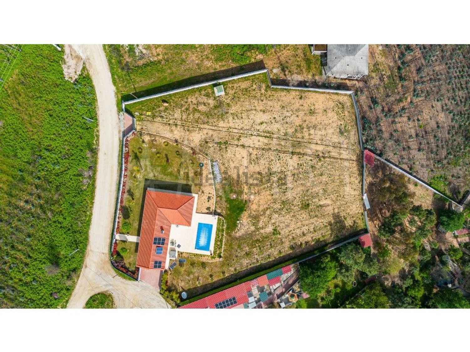 小楼房或独栋别墅出售在Vila Cova de Alva e Anceriz - 照片