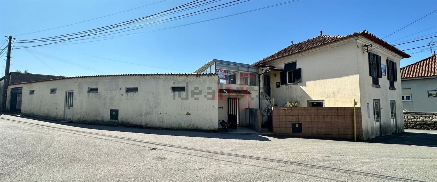 小楼房或独栋别墅出售在Rua Pedro Maria da Fonseca, 451 - 外立面